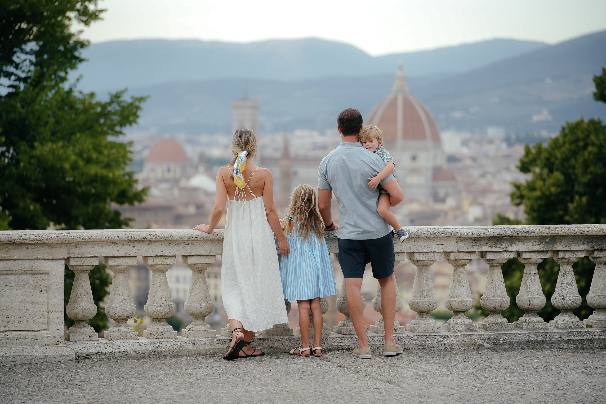 Nicole & Family. Wedding Photographer in Italy