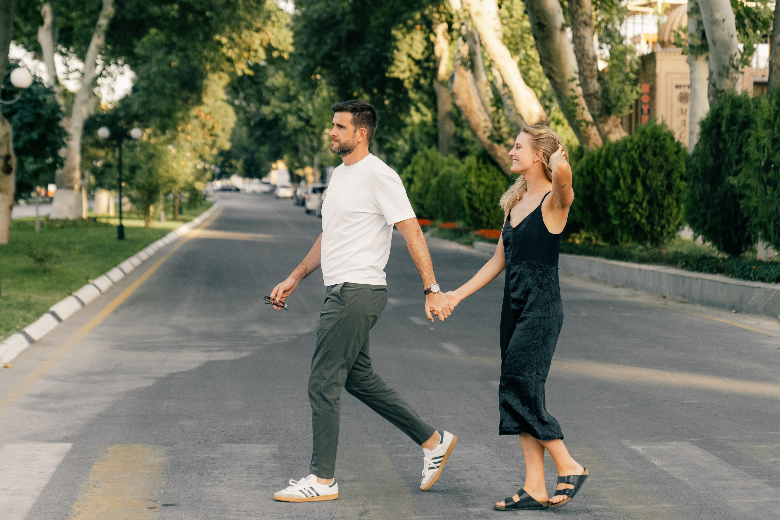 Love Story photoshoot in Samarkand with the backdrop of Gur-Emir. Photographer in Uzbekistan and Samarkand Djasur Marupov