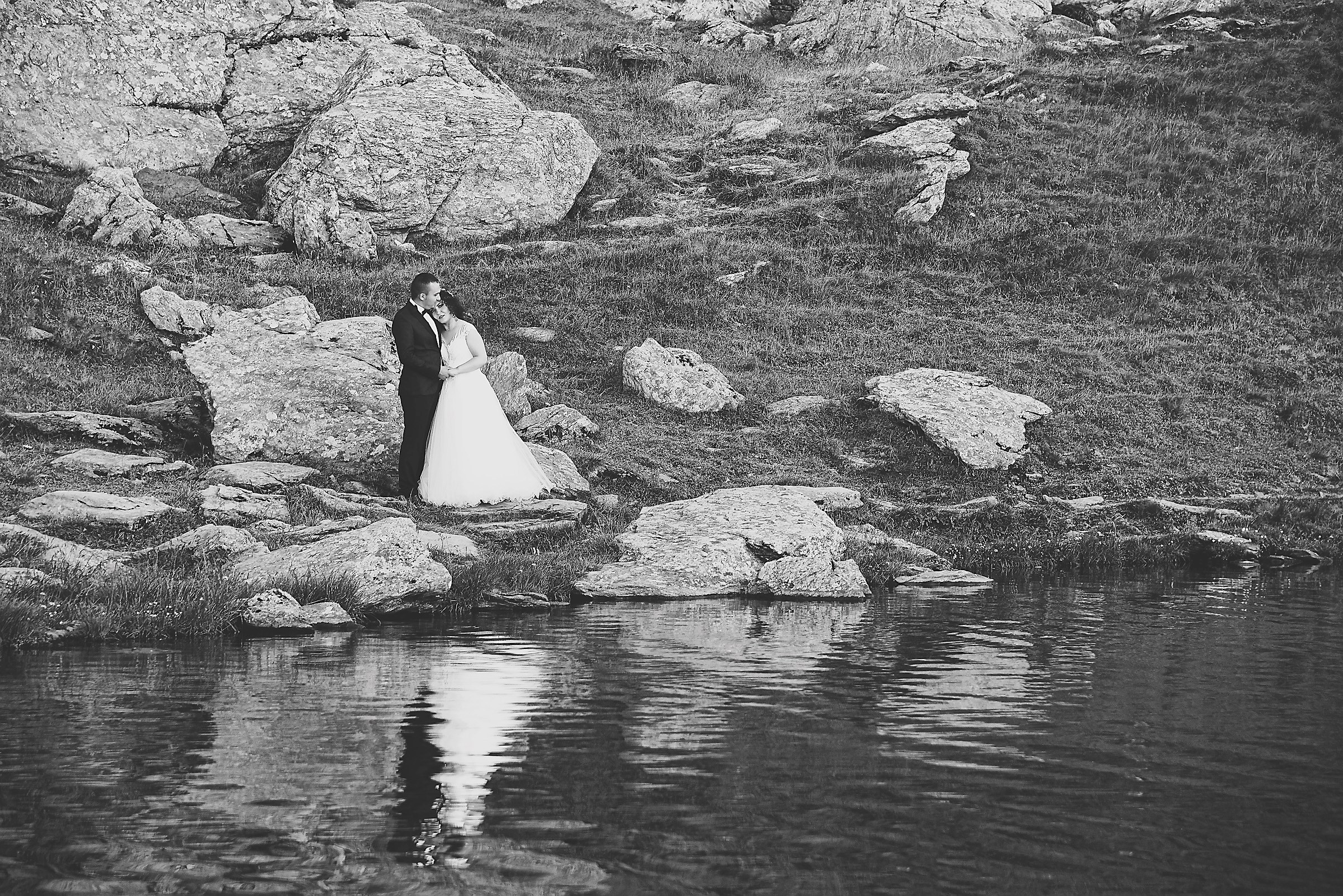 Sedință Trash the Dress Simona & Marian, Transfăgărășan. Fotograf Nunta Craiova