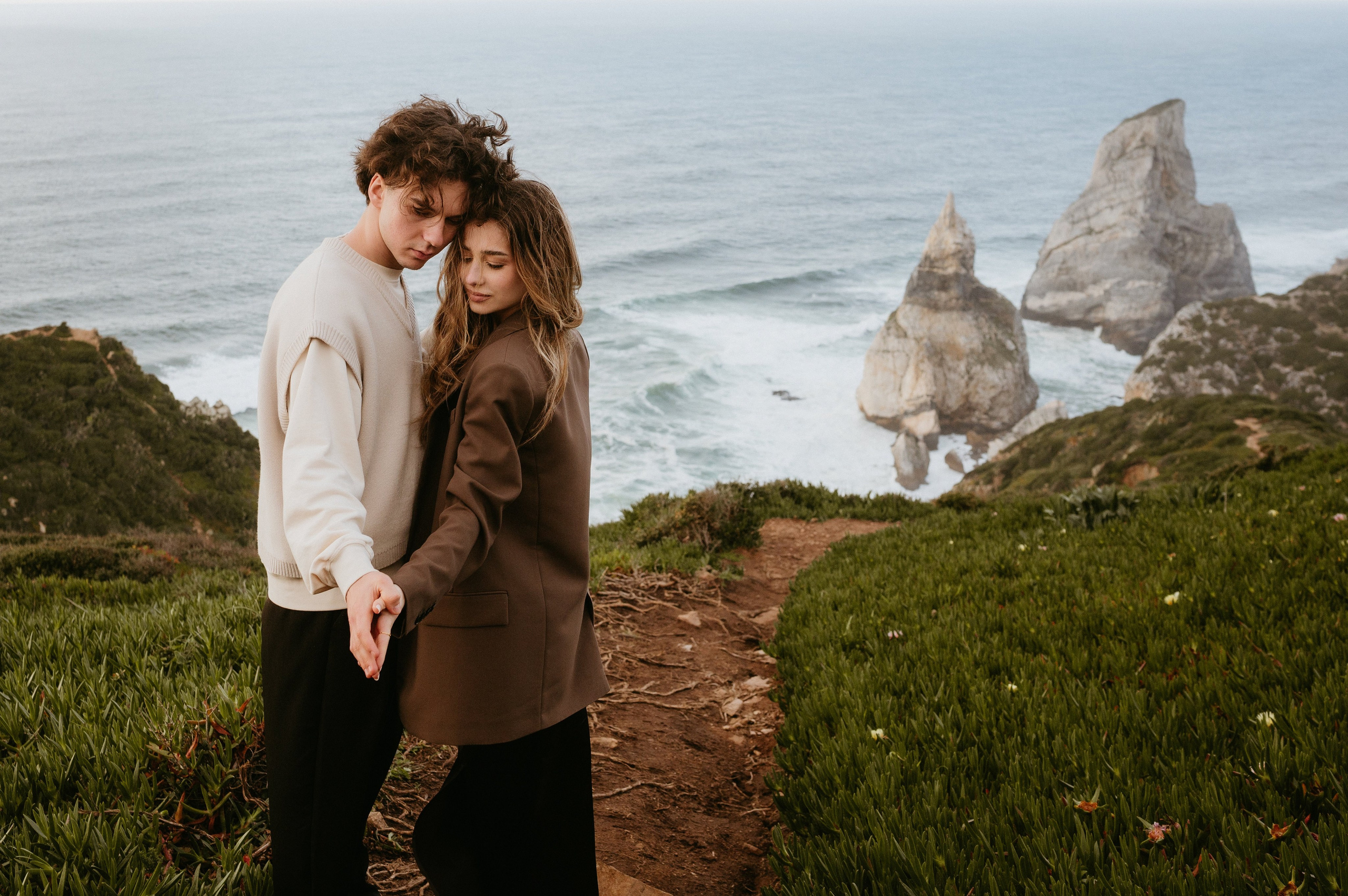 Praia da Ursa – ședință foto de cuplu într-un loc magic din Portugalia. Valentin Melen — wedding photographer