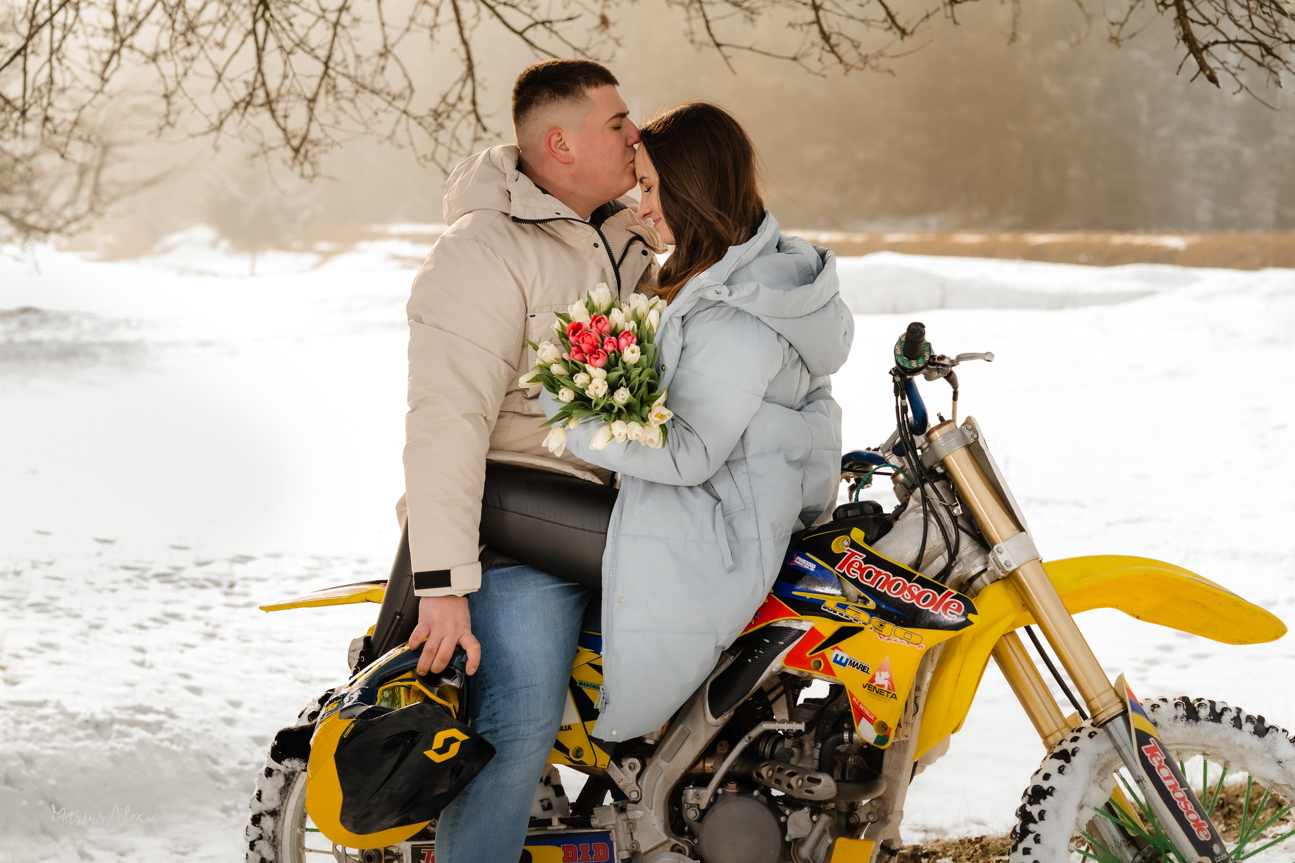Ioana & Robert - Un Save the Date cu emoție și adrenalină 🏍️. Marius Alex fotograf de eveniment si portret din Suceava