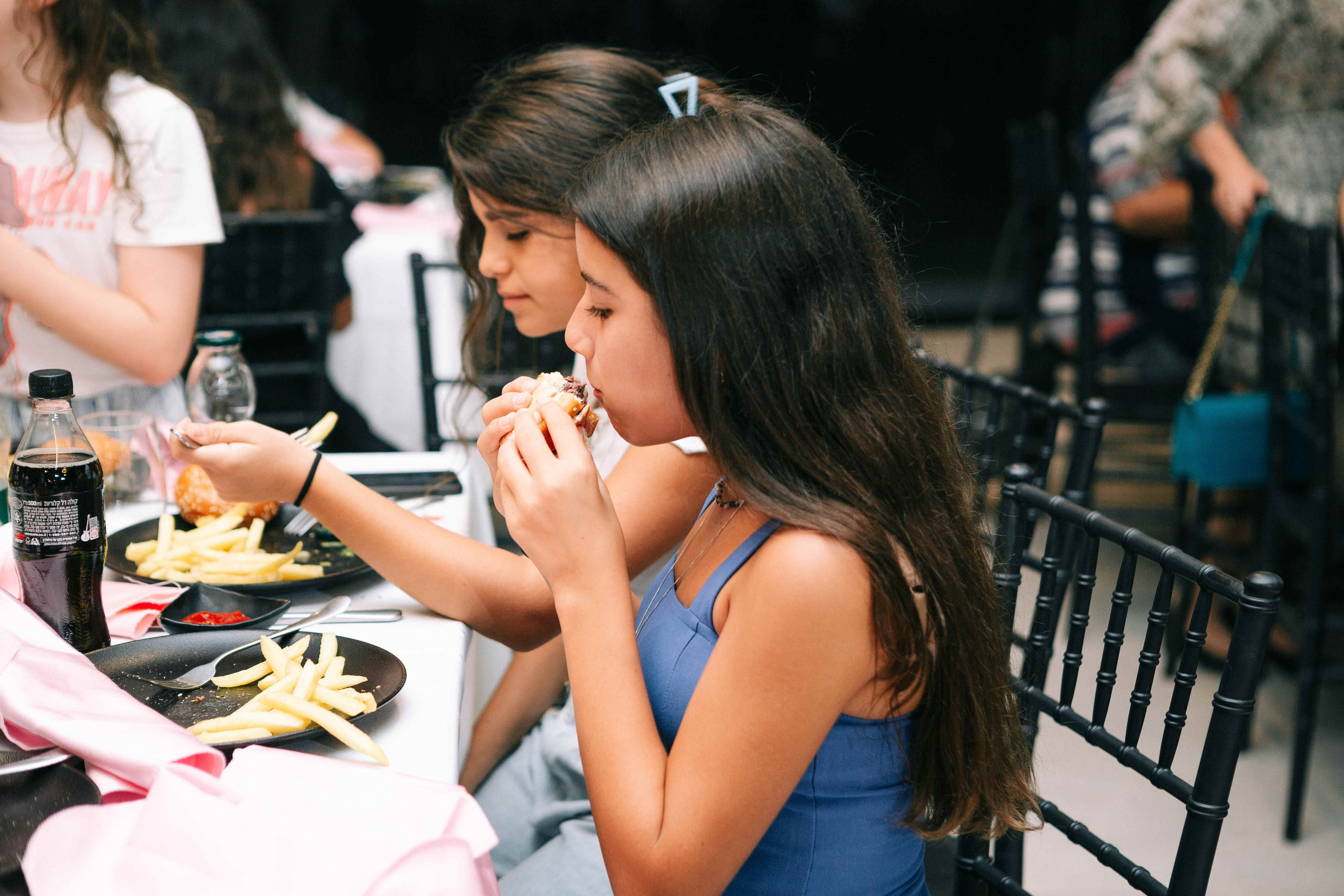 PARTY WITH FRIENDS. Https://shi-photo.com/