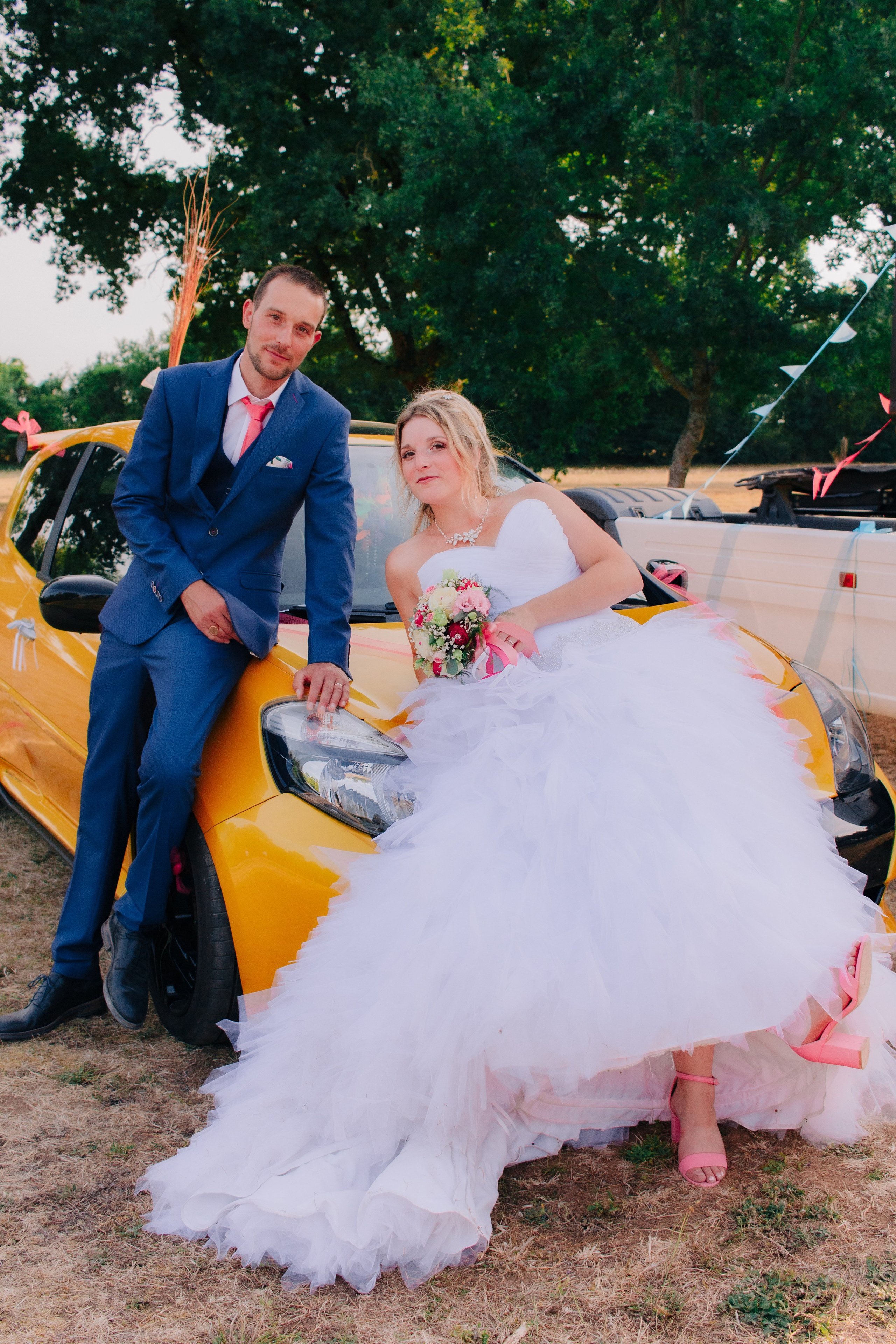 Julie & Denis | Mariage style Scania. Photo studio “Partage ton bonheur” — Family photographer near Châtellerault, Poitiers, and Tours