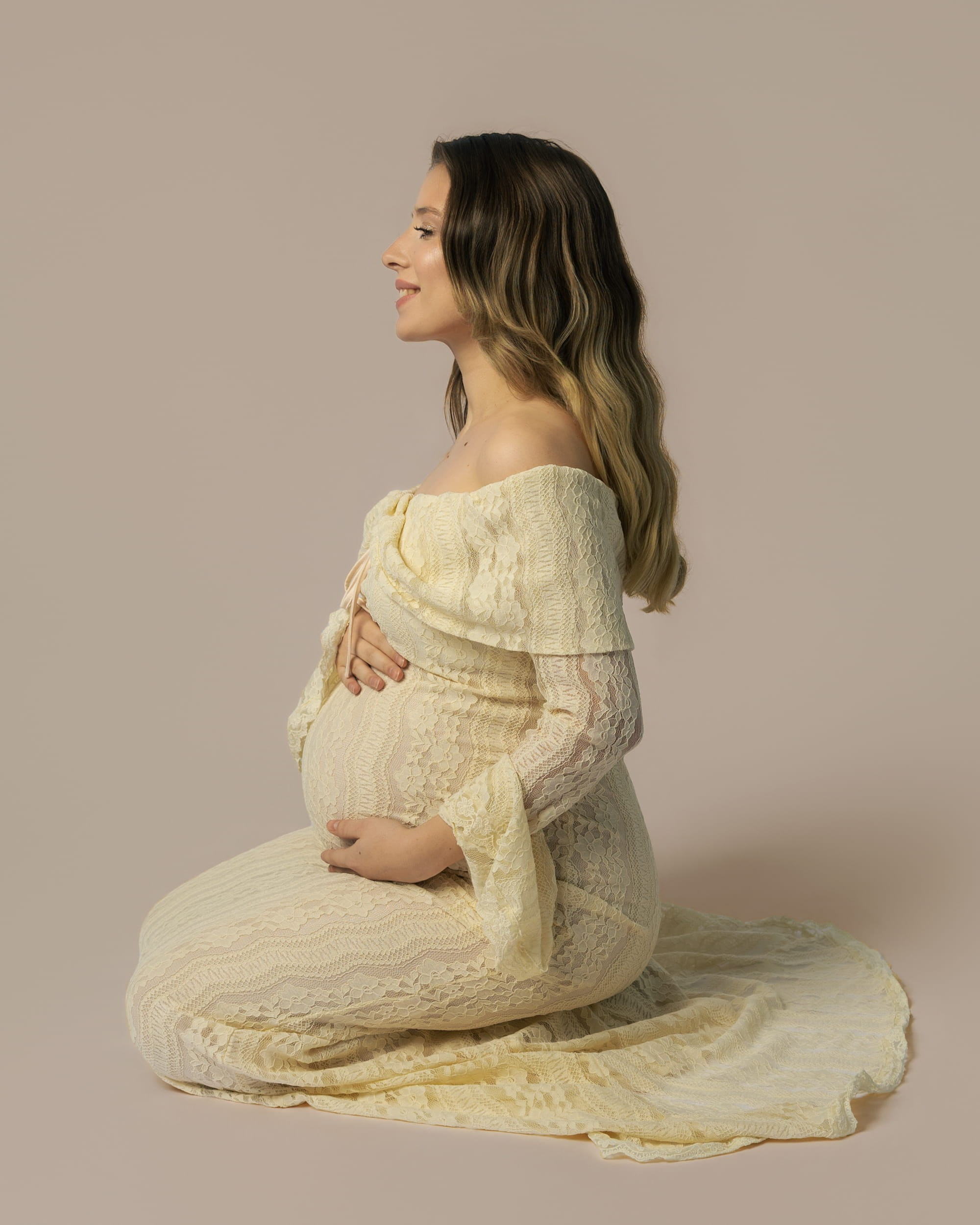 Elegant Studio Maternity Photography in Rotterdam