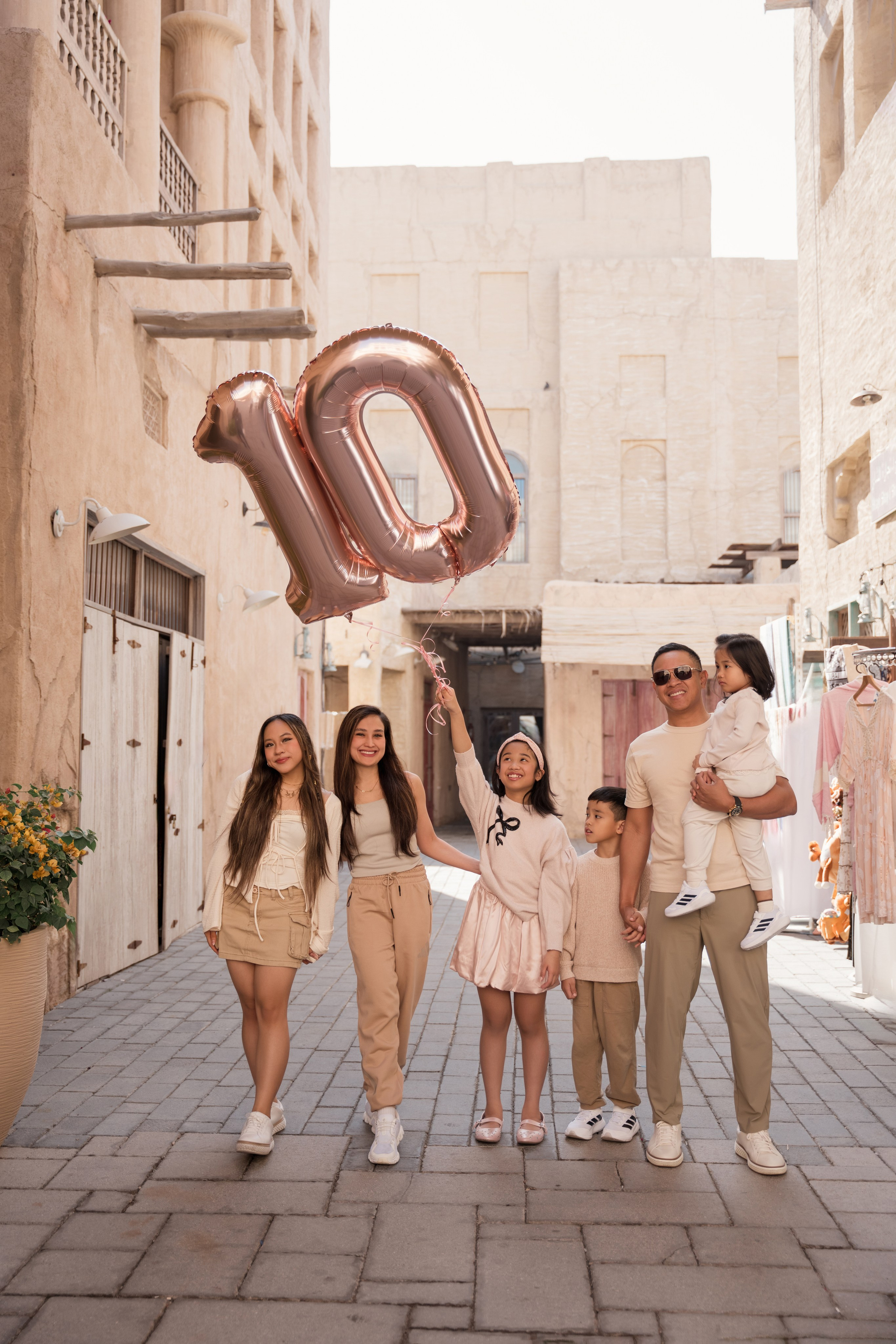 Happy 10 years in Old Town. Angela Iakovleva — Family Photographer in Dubai