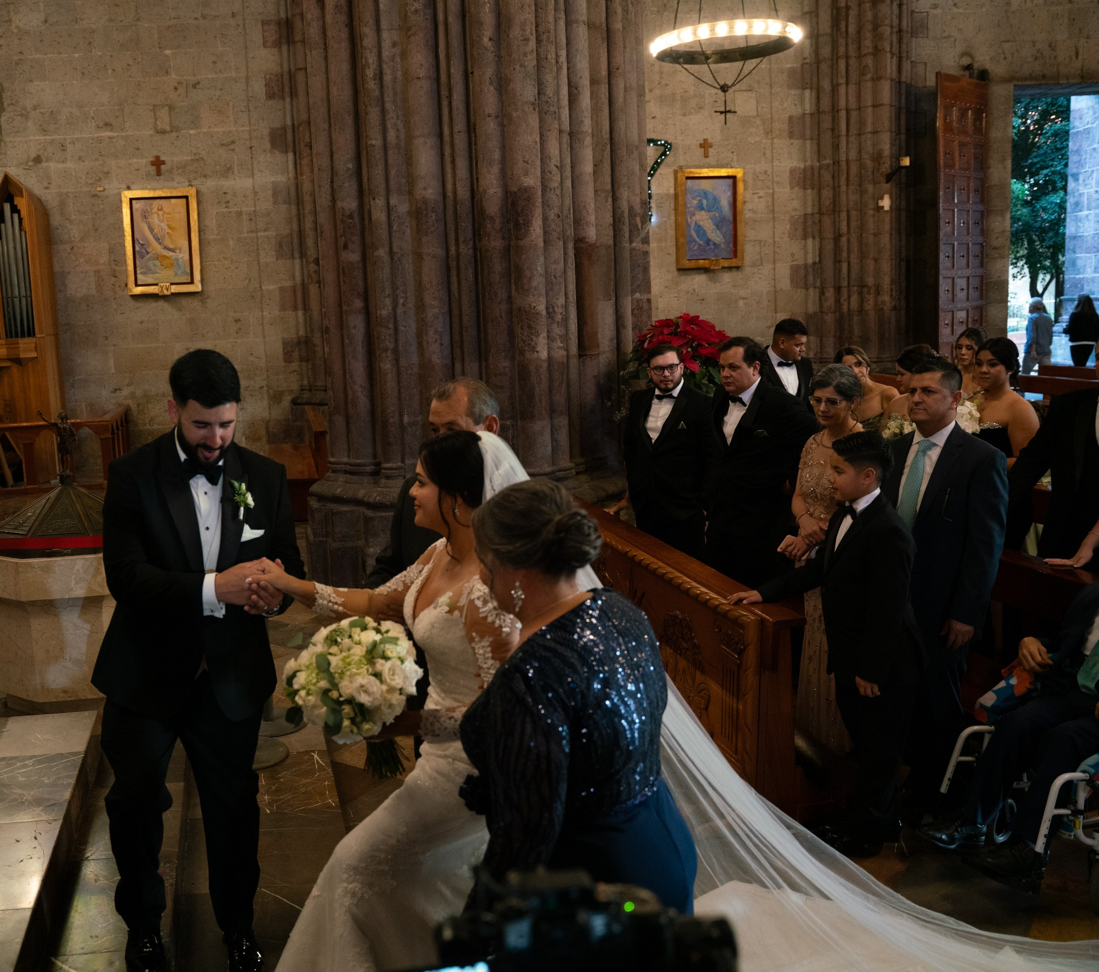 Daniel & Jannet. Elopement & Lifestyle Wedding Photographer