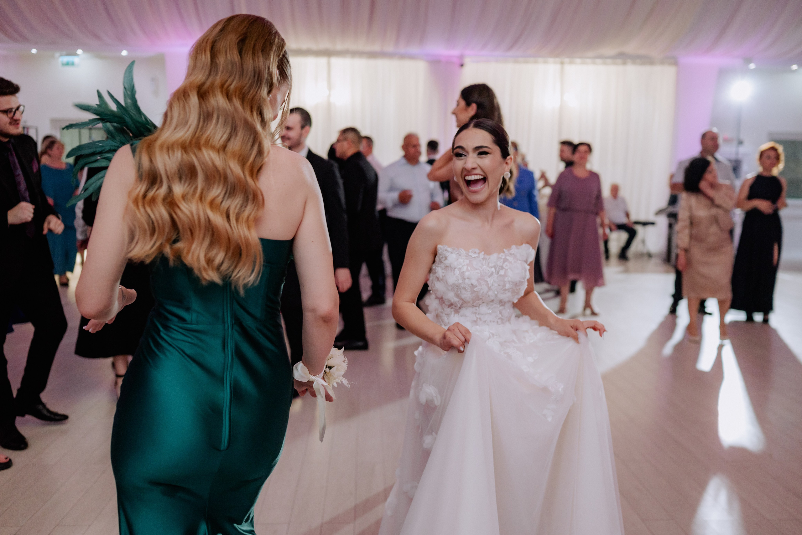 Nunta la Hotel Capitol Iasi. Proud Vision Weddings | Wedding Photography & Film — Servicii profesionale Foto Video Nunta Iasi