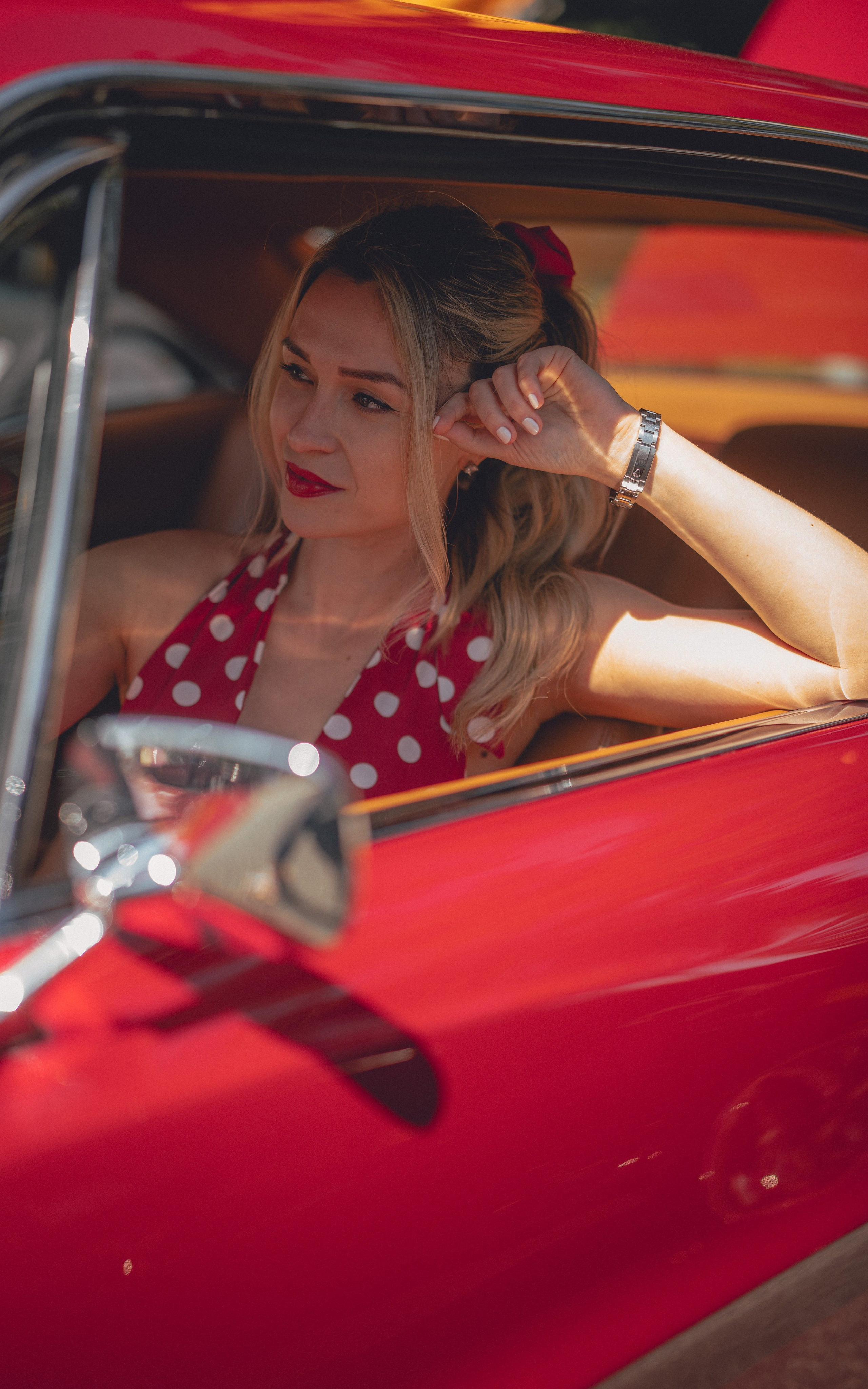 Woman portrait shoot. Let’s back to 50s. Portrait, family, maternity & wedding photography & videography in SoCal Kseni Vibe