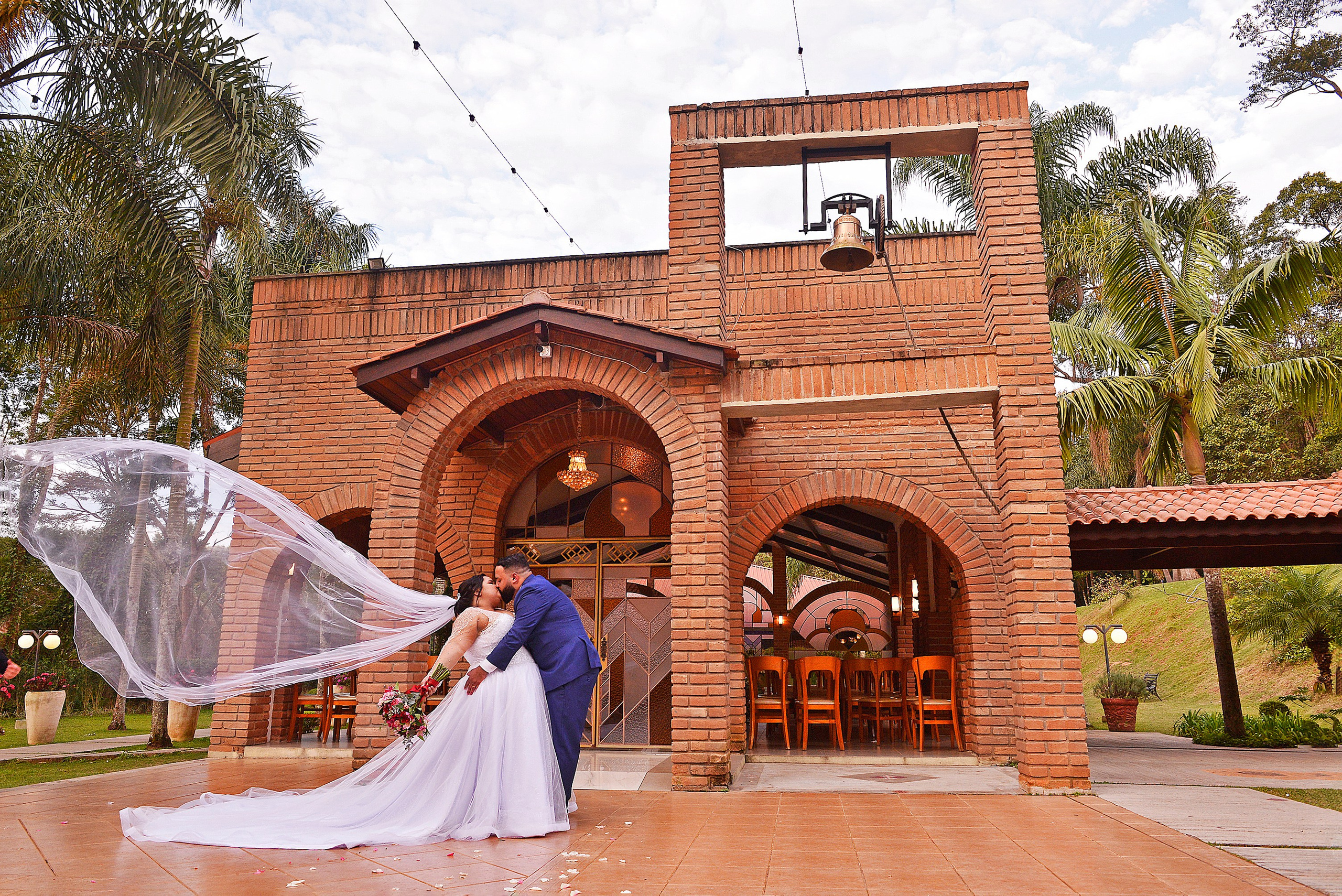 Beatriz & Raul — Espaço Itália, Mairiporã. Produtora Bride