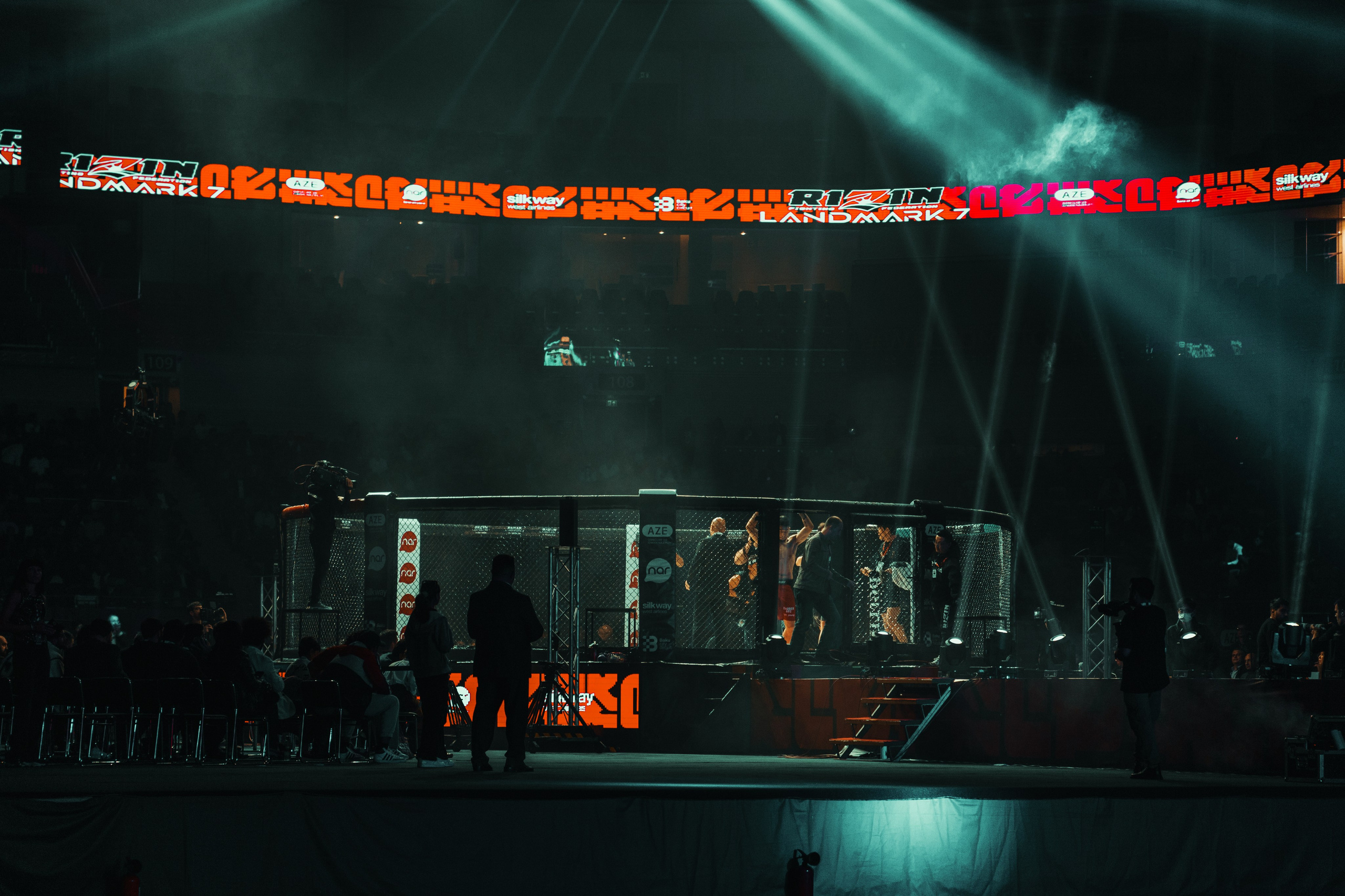 R1Z1N. Commercial and Event photographer Eltaj