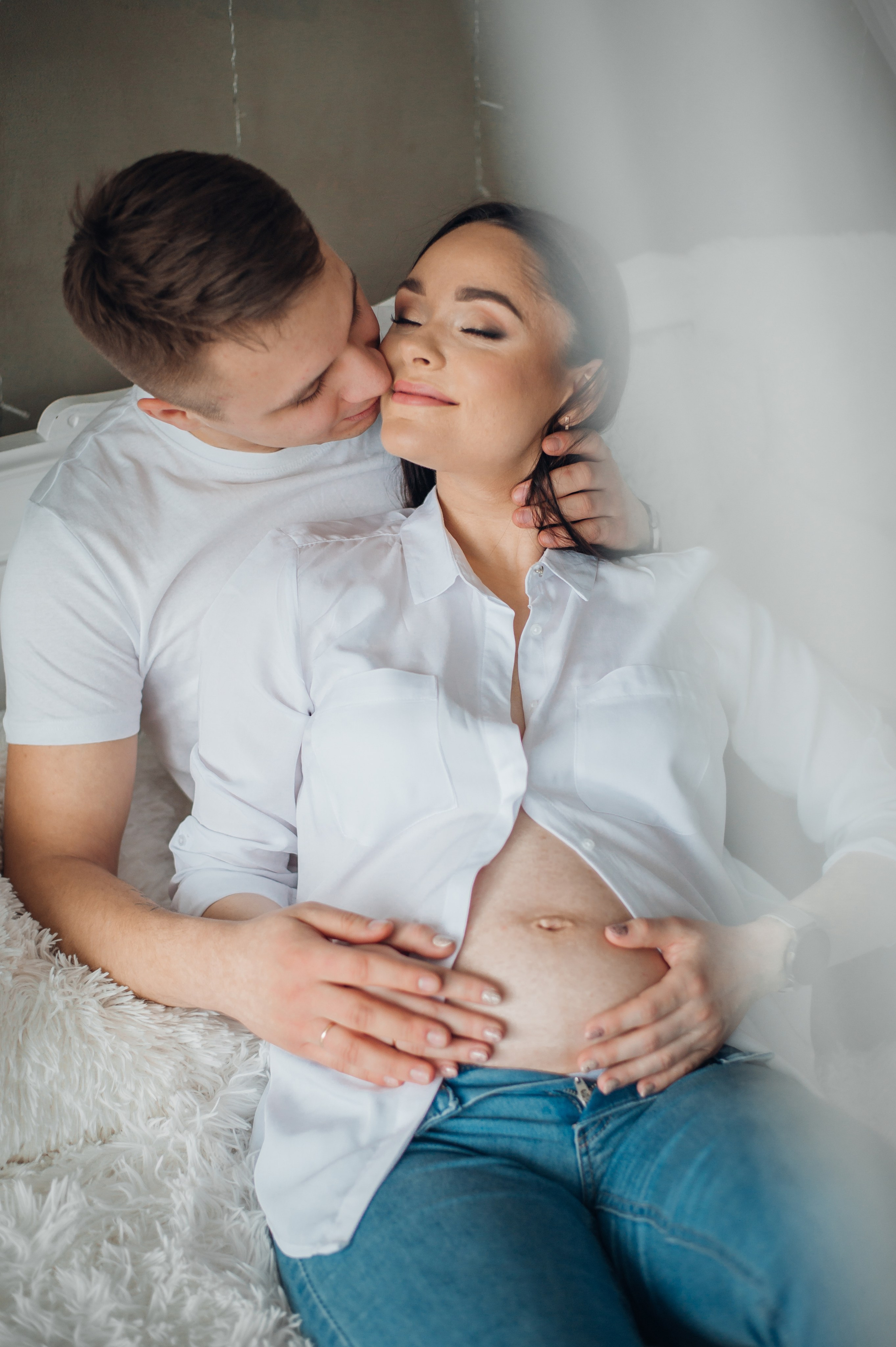 Fotosesijos studijoje. Aukse Stravi fotografė