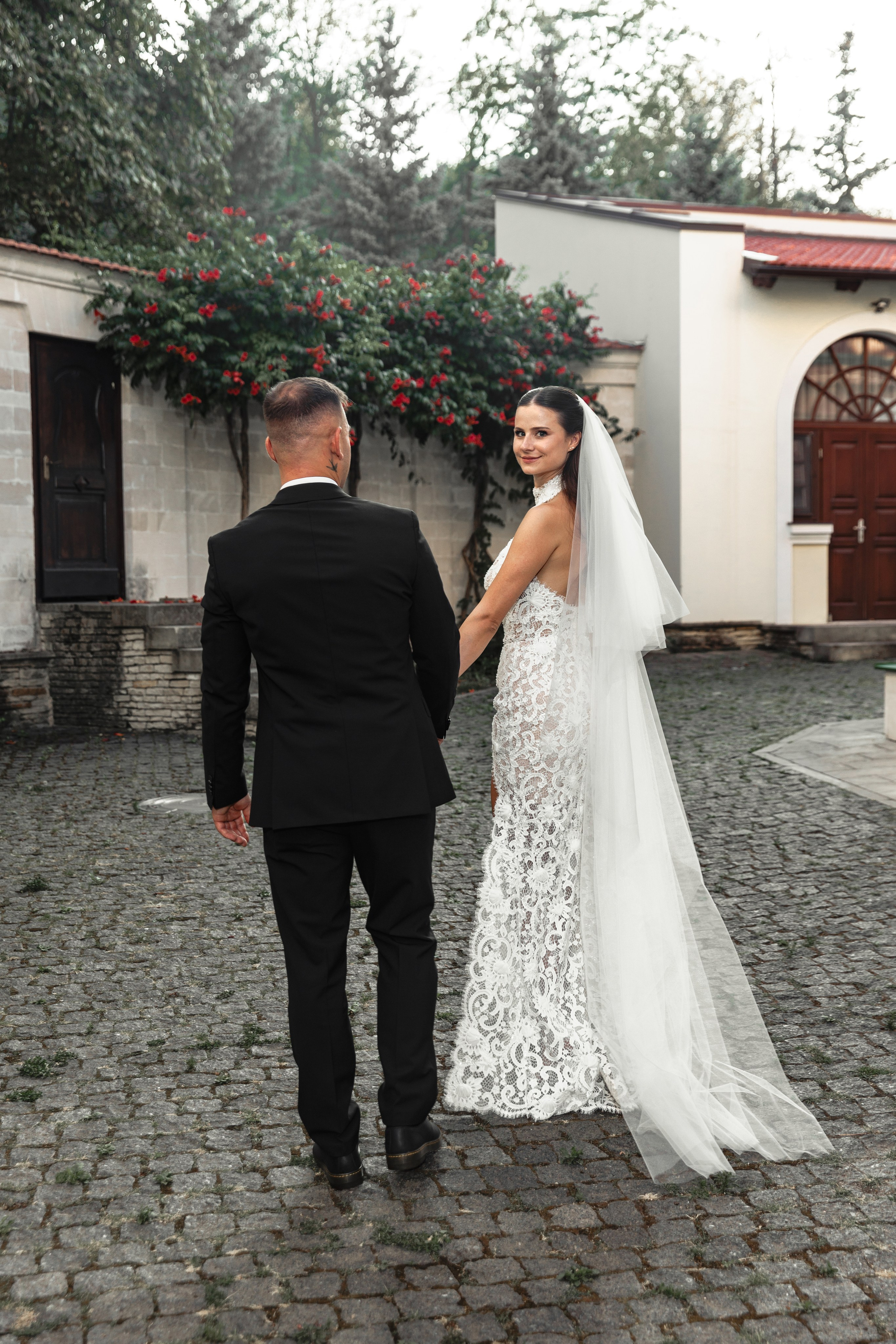 Daniel & Nicoleta. BUREA PRODUCTION