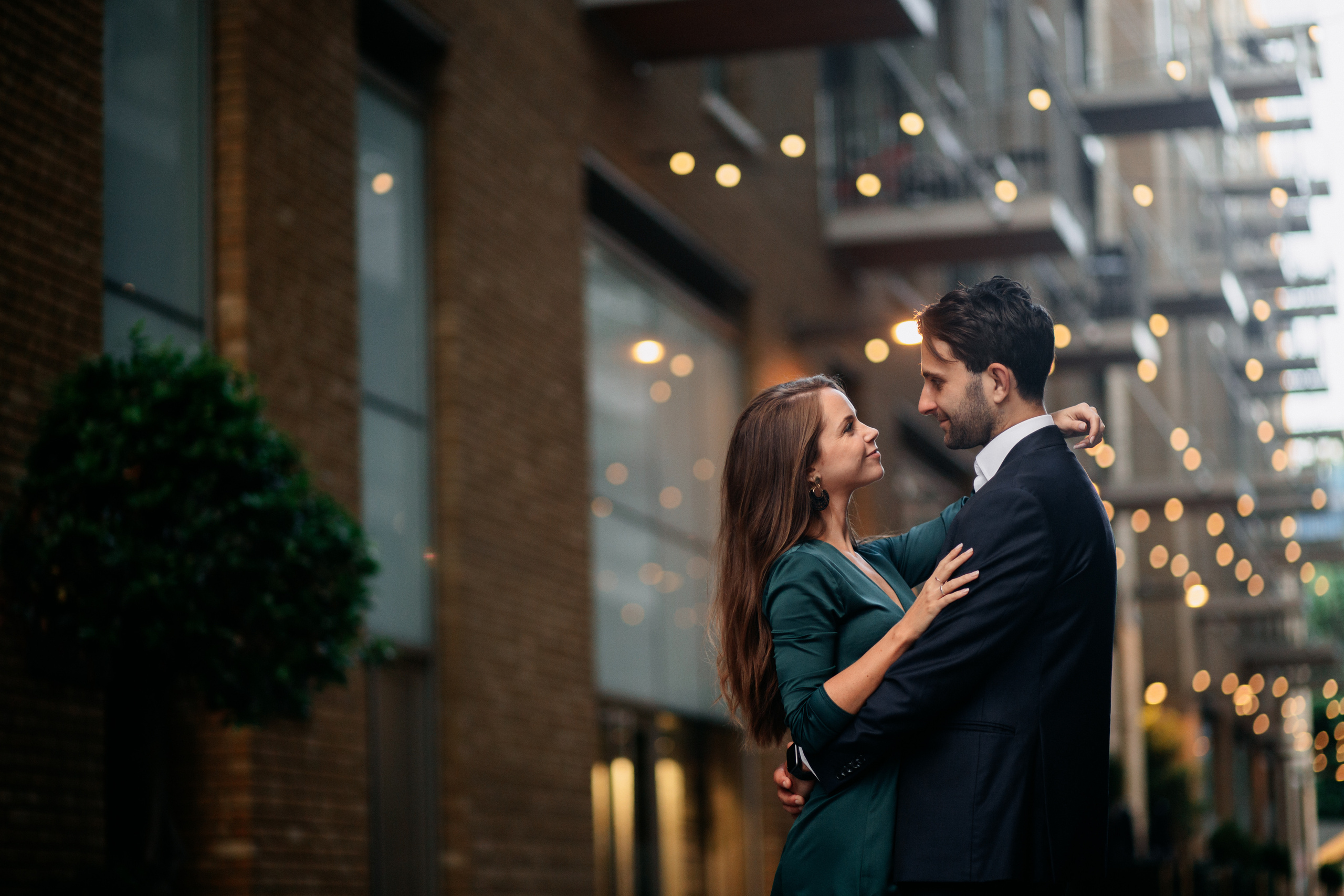 Sunset Engagement Photoshoot at Tower Bridge. LondonPhotoStory — Vacation Photographer in London