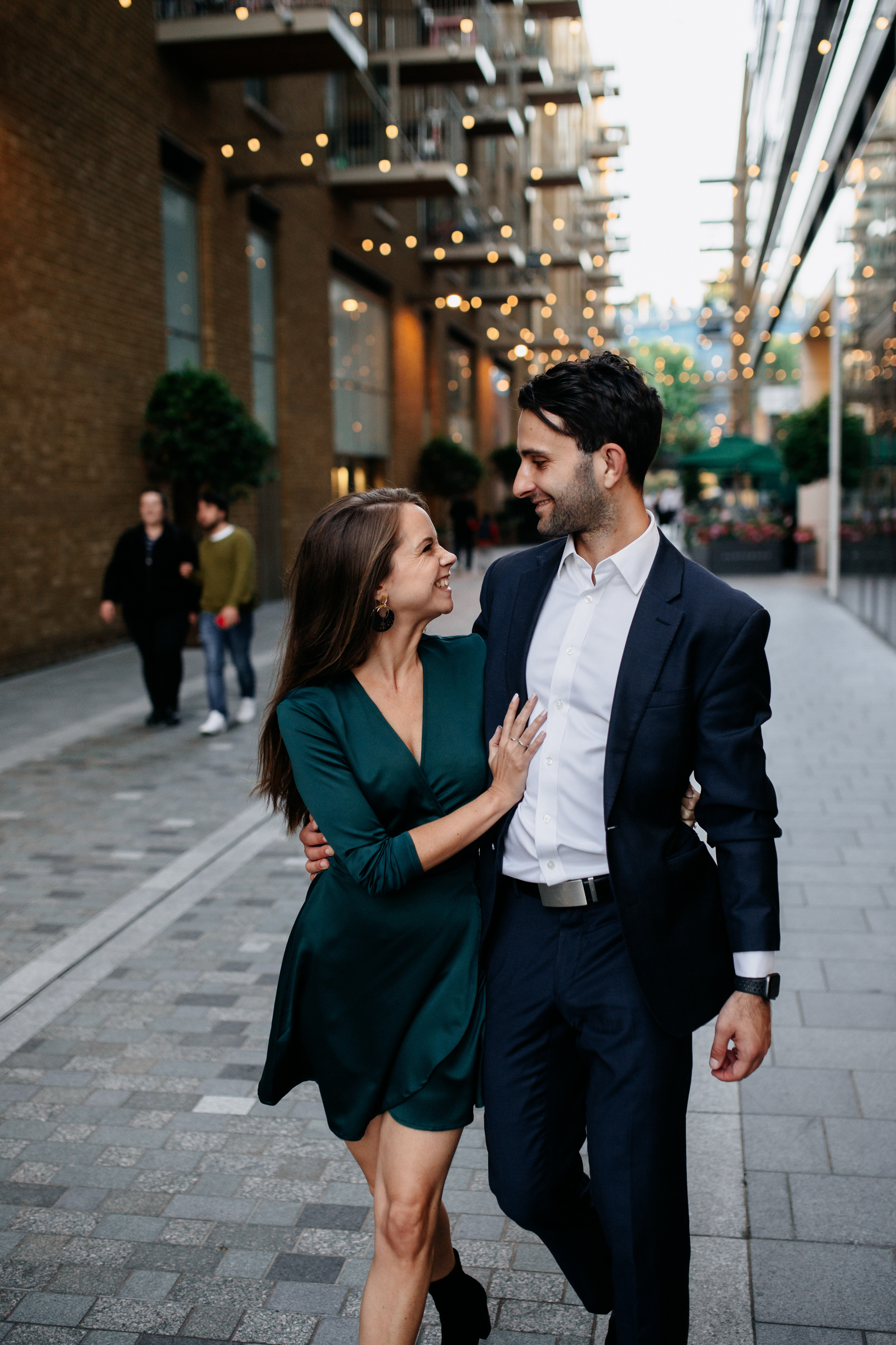 Sunset Engagement Photoshoot at Tower Bridge. LondonPhotoStory — Vacation Photographer in London