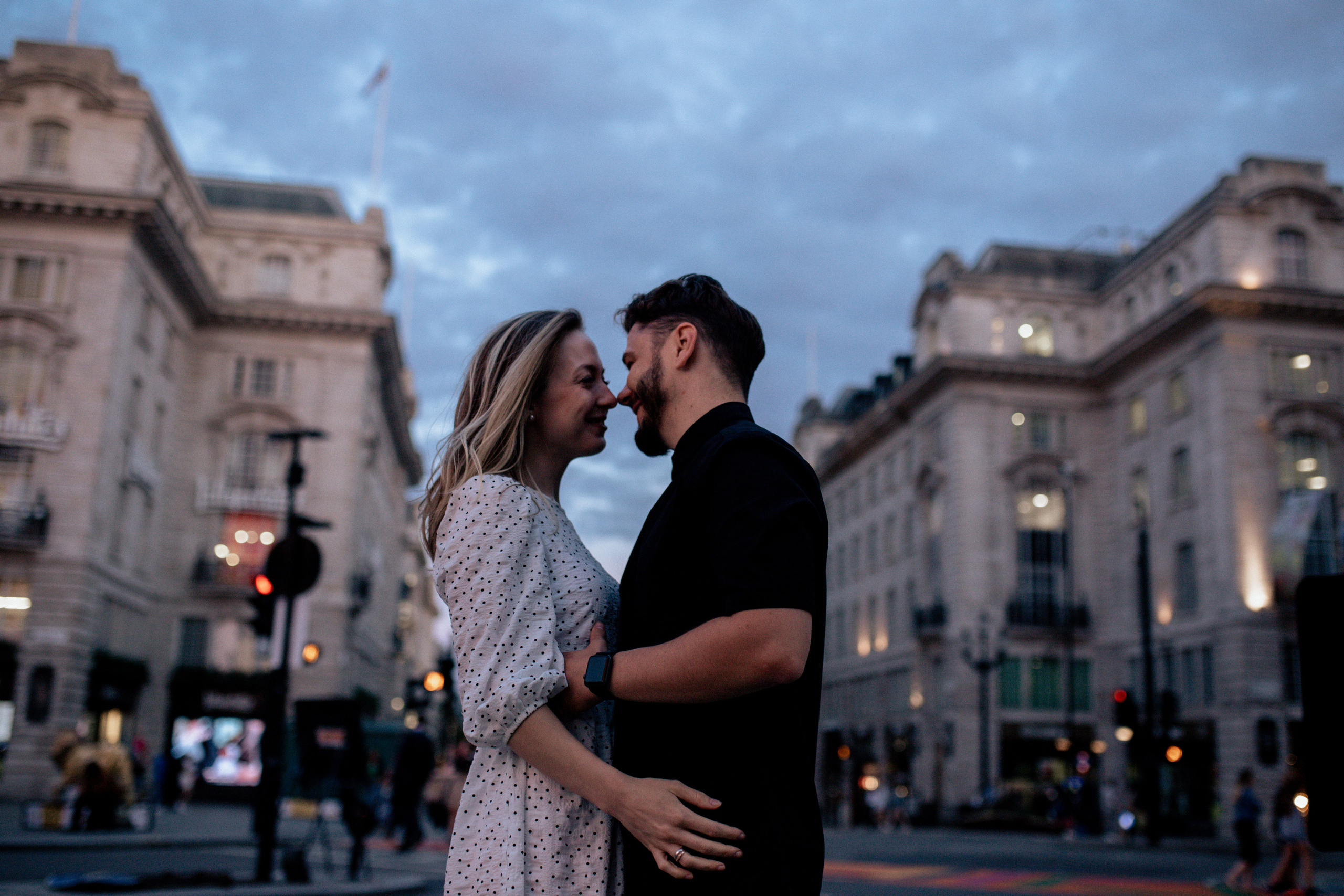 Love Story photoshoot at Picadilly — London. LondonPhotoStory — Vacation Photographer in London