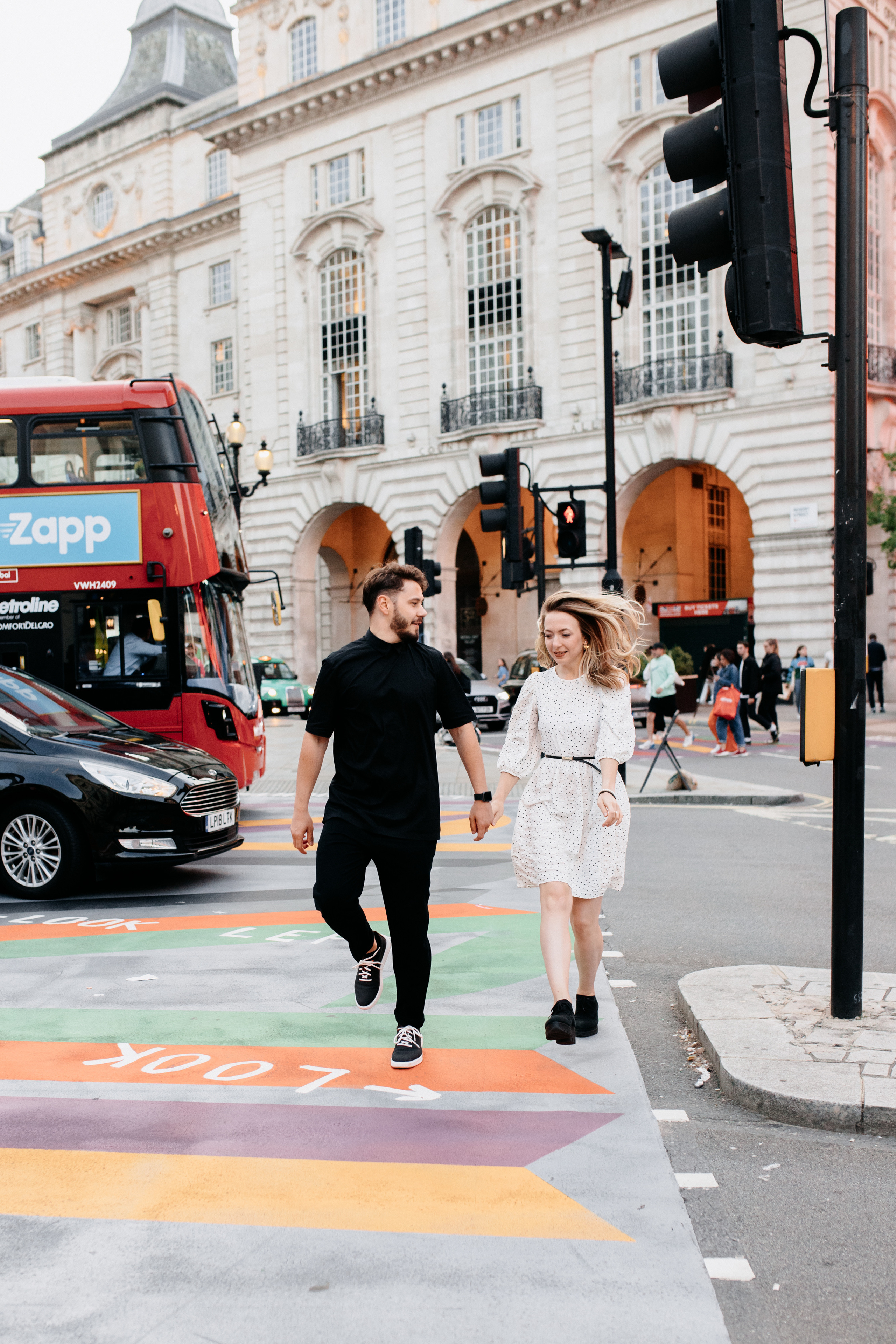 Love Story photoshoot at Picadilly — London. LondonPhotoStory — Vacation Photographer in London