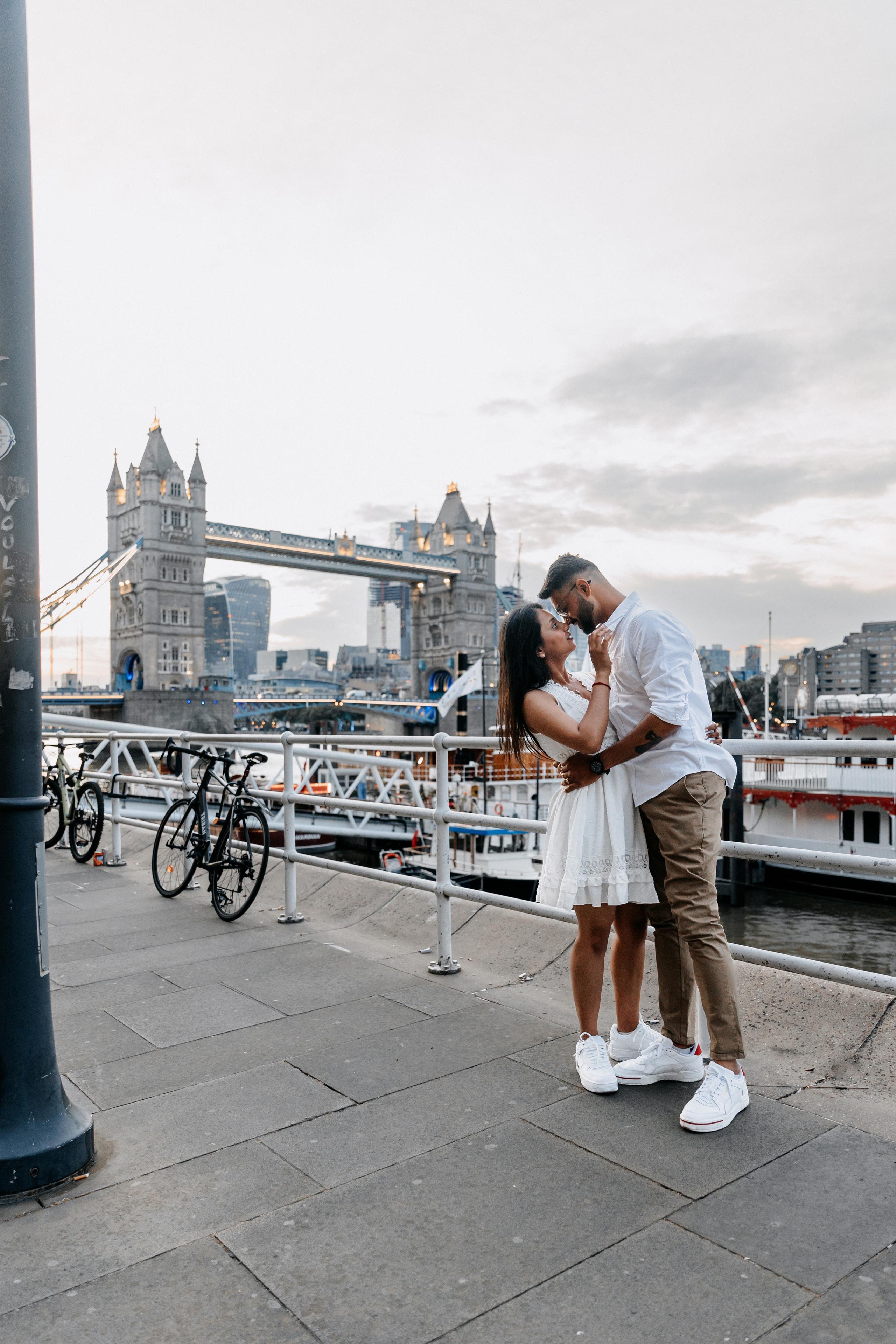 Love Story Photoshoot St Pauls and Tower Bridge. LondonPhotoStory — Vacation Photographer in London
