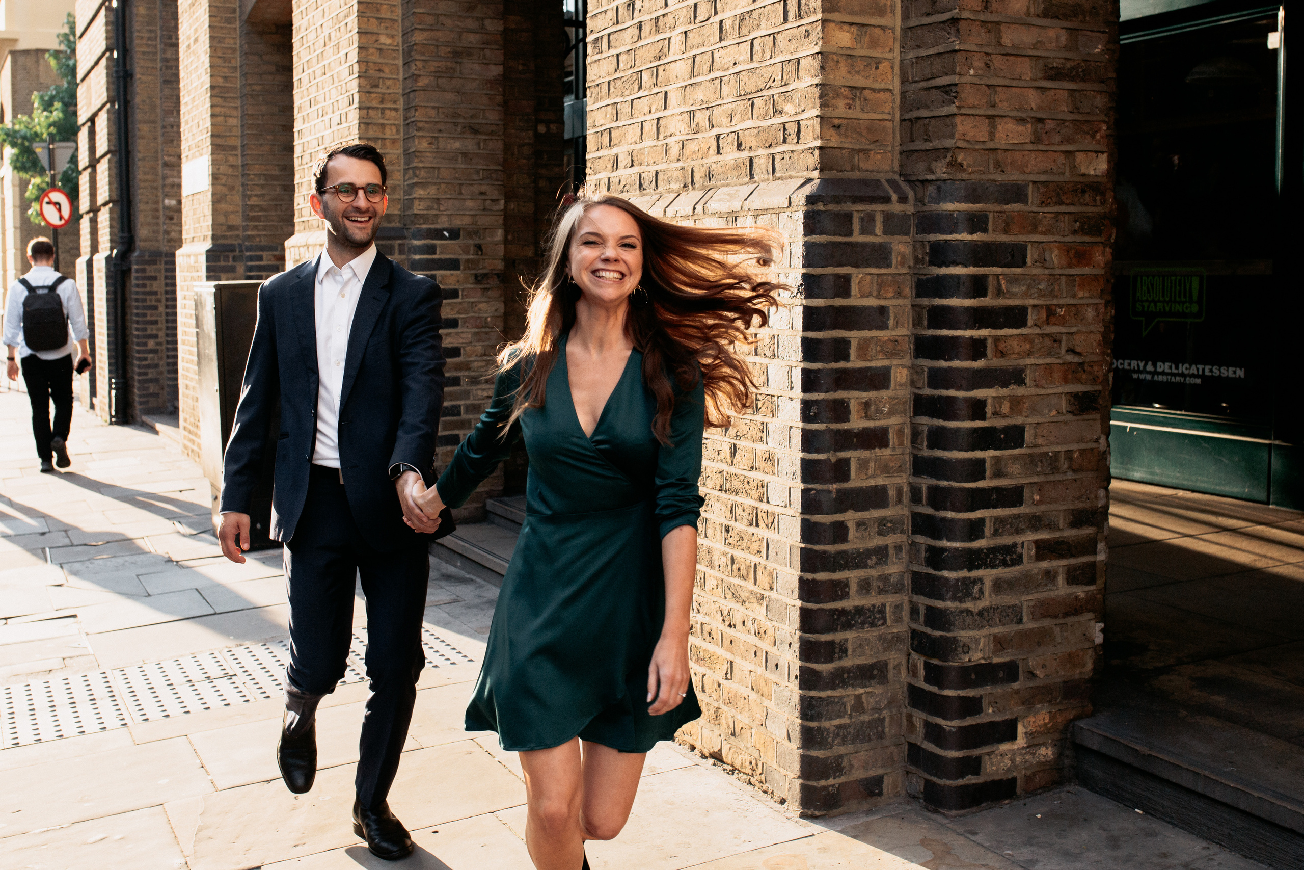 Sunset Engagement Photoshoot at Tower Bridge. LondonPhotoStory — Vacation Photographer in London