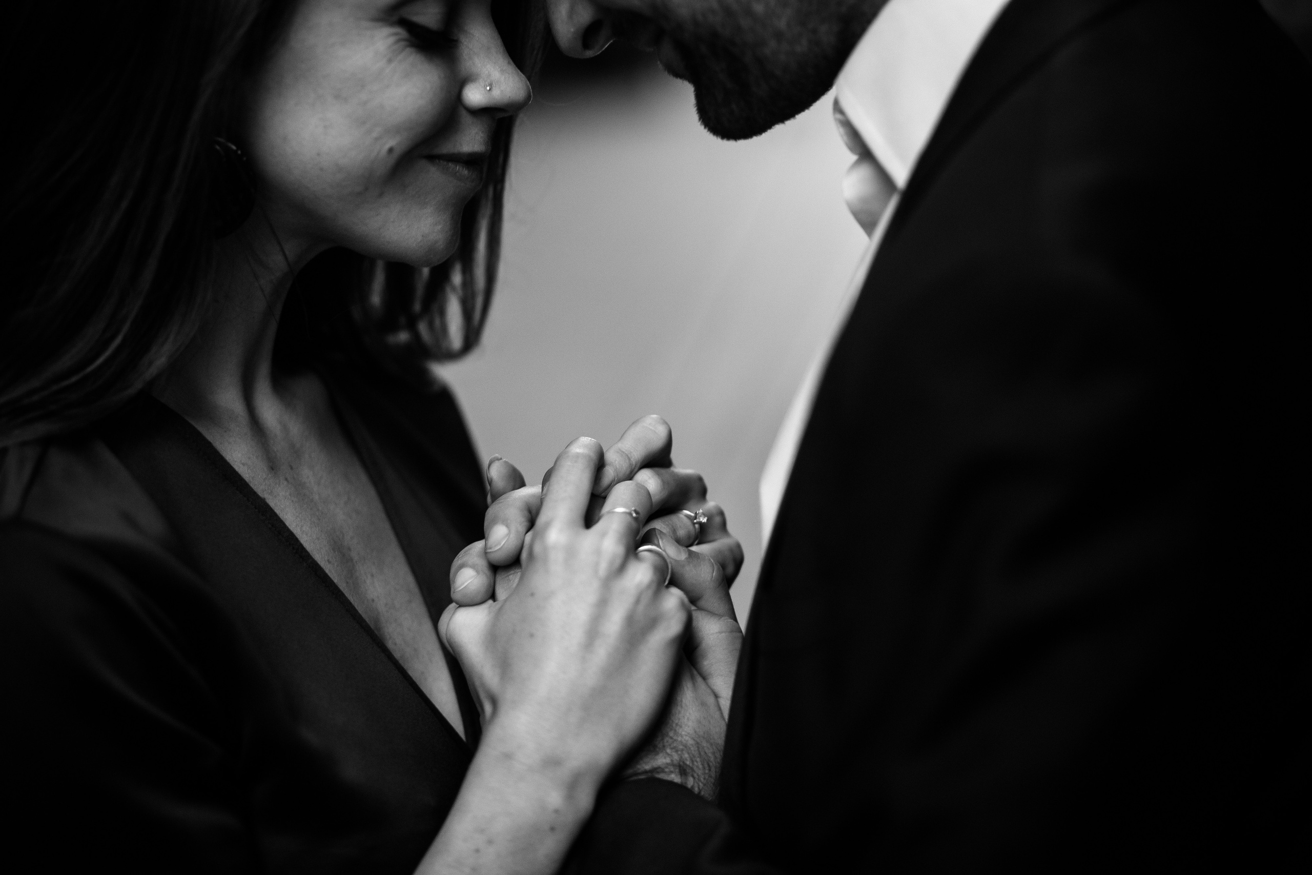 Sunset Engagement Photoshoot at Tower Bridge. LondonPhotoStory — Vacation Photographer in London