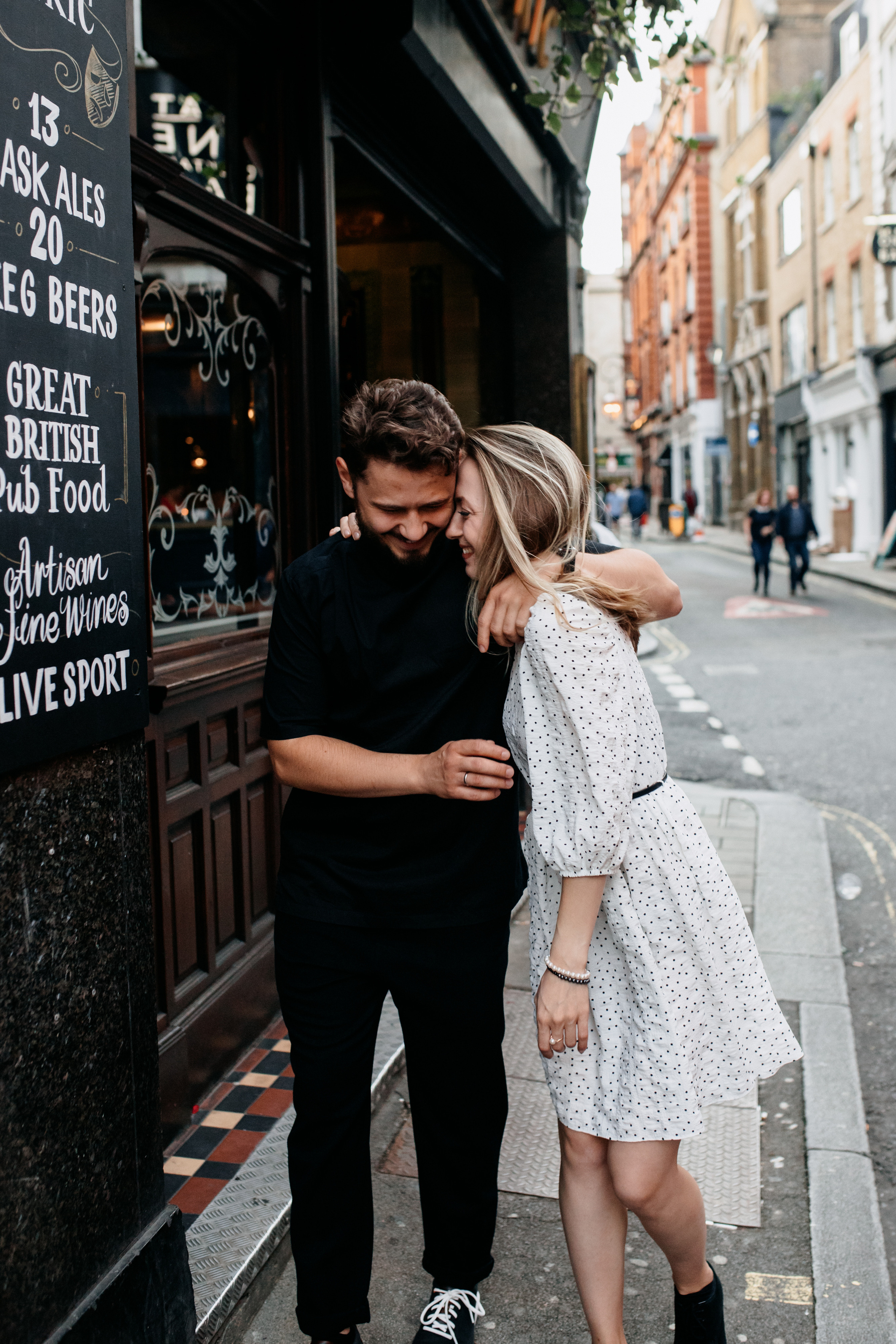 Love Story photoshoot at Picadilly — London. LondonPhotoStory — Vacation Photographer in London