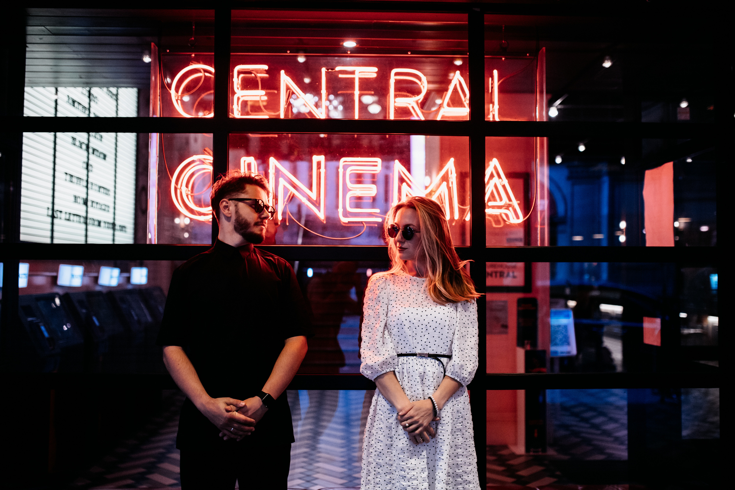 Love Story photoshoot at Picadilly — London. LondonPhotoStory — Vacation Photographer in London