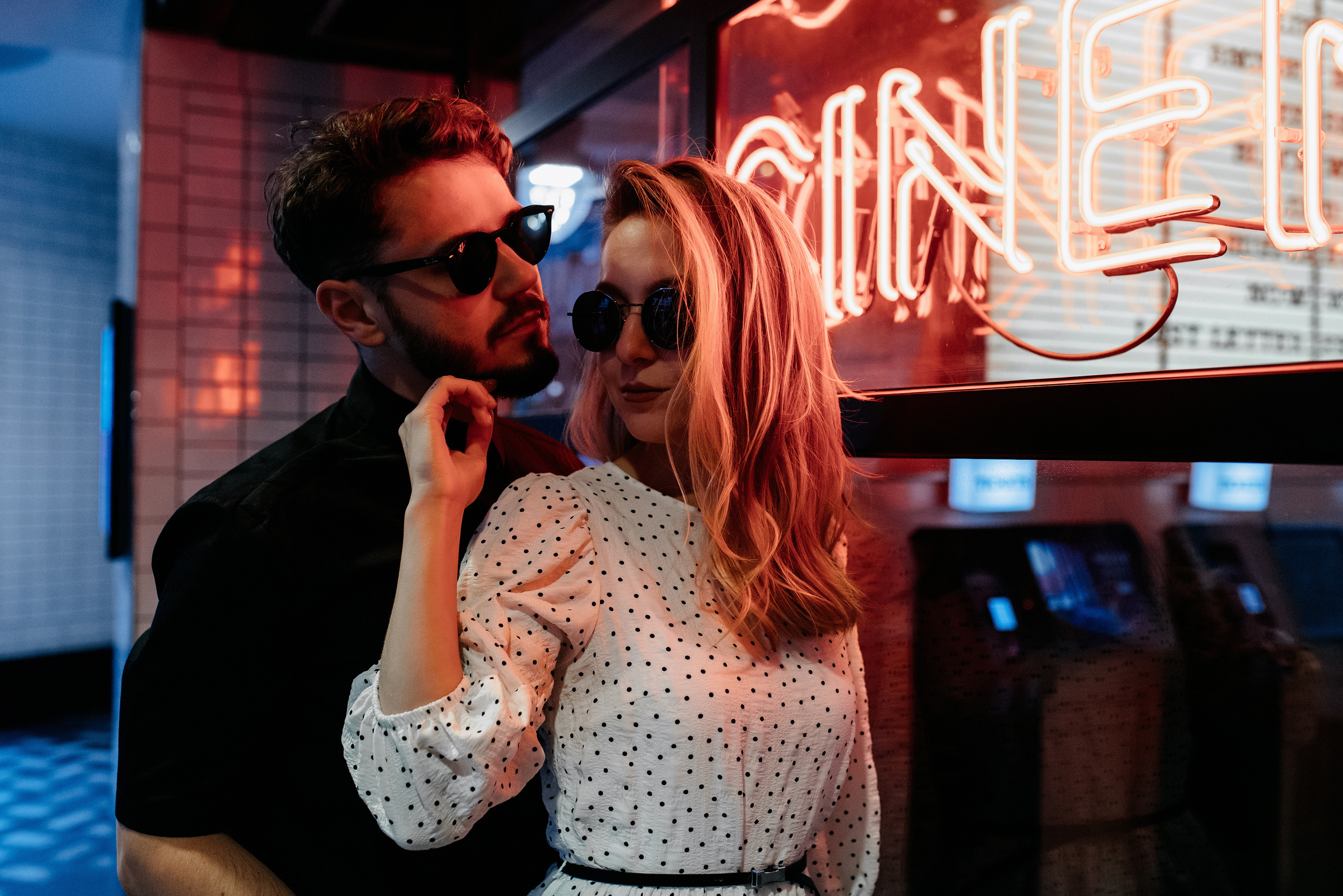 Love Story photoshoot at Picadilly — London. LondonPhotoStory — Vacation Photographer in London