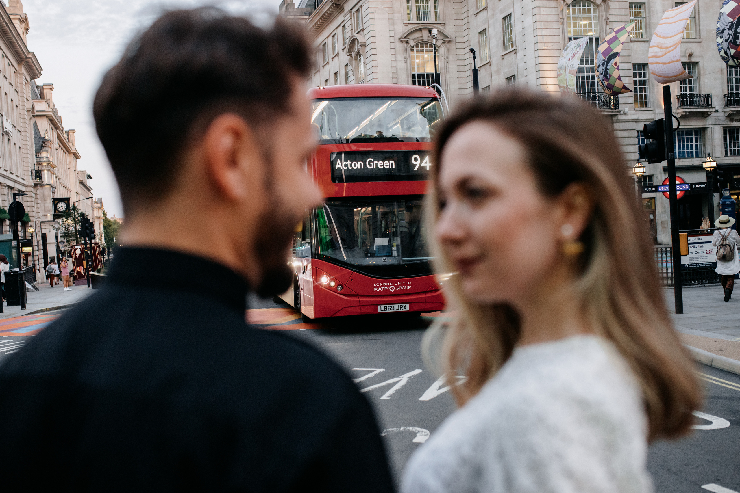 Love Story photoshoot at Picadilly — London. LondonPhotoStory — Vacation Photographer in London