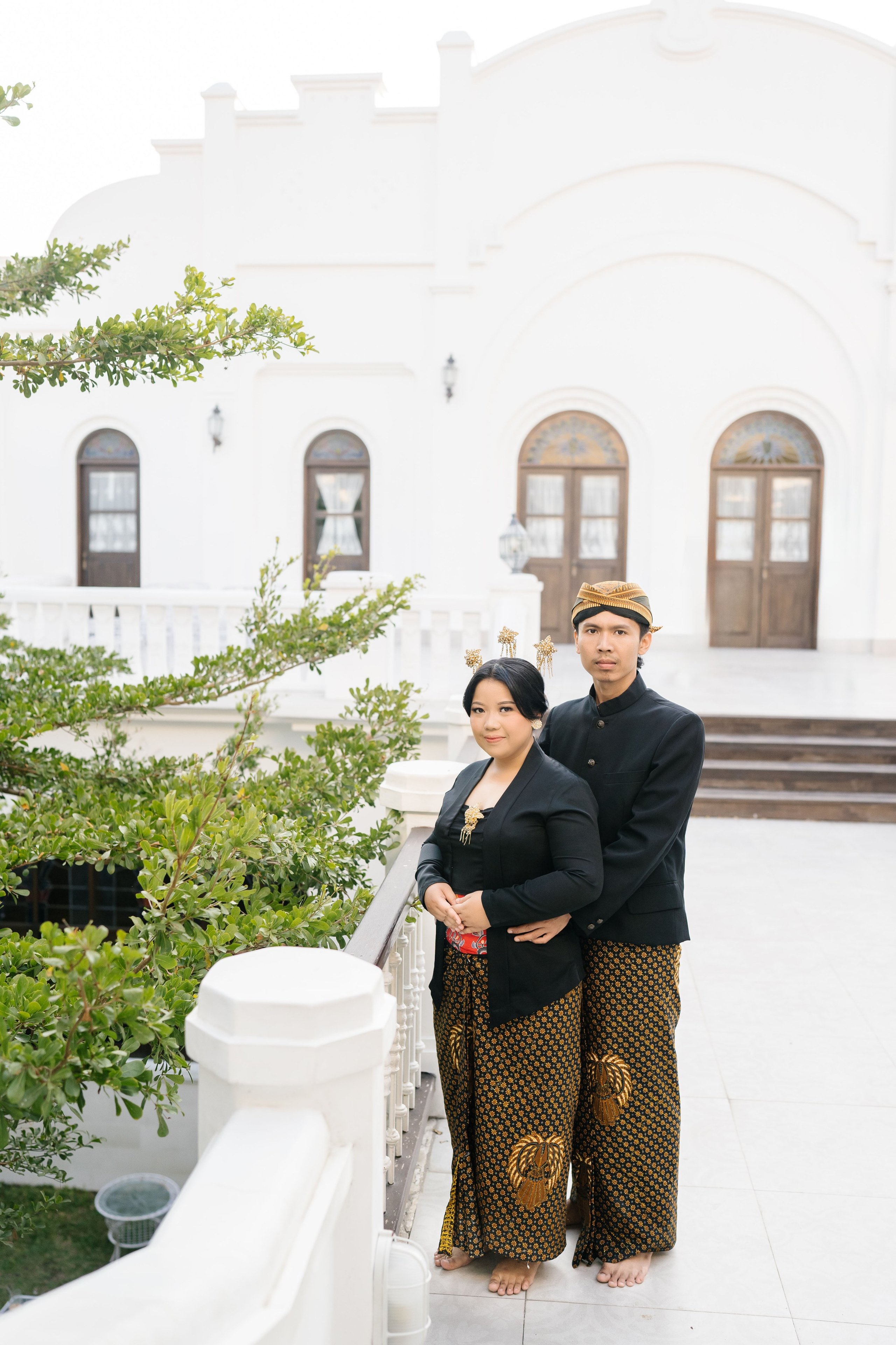 Prewedding Photo Shoot with Javanese style. Female Photographer in Bali