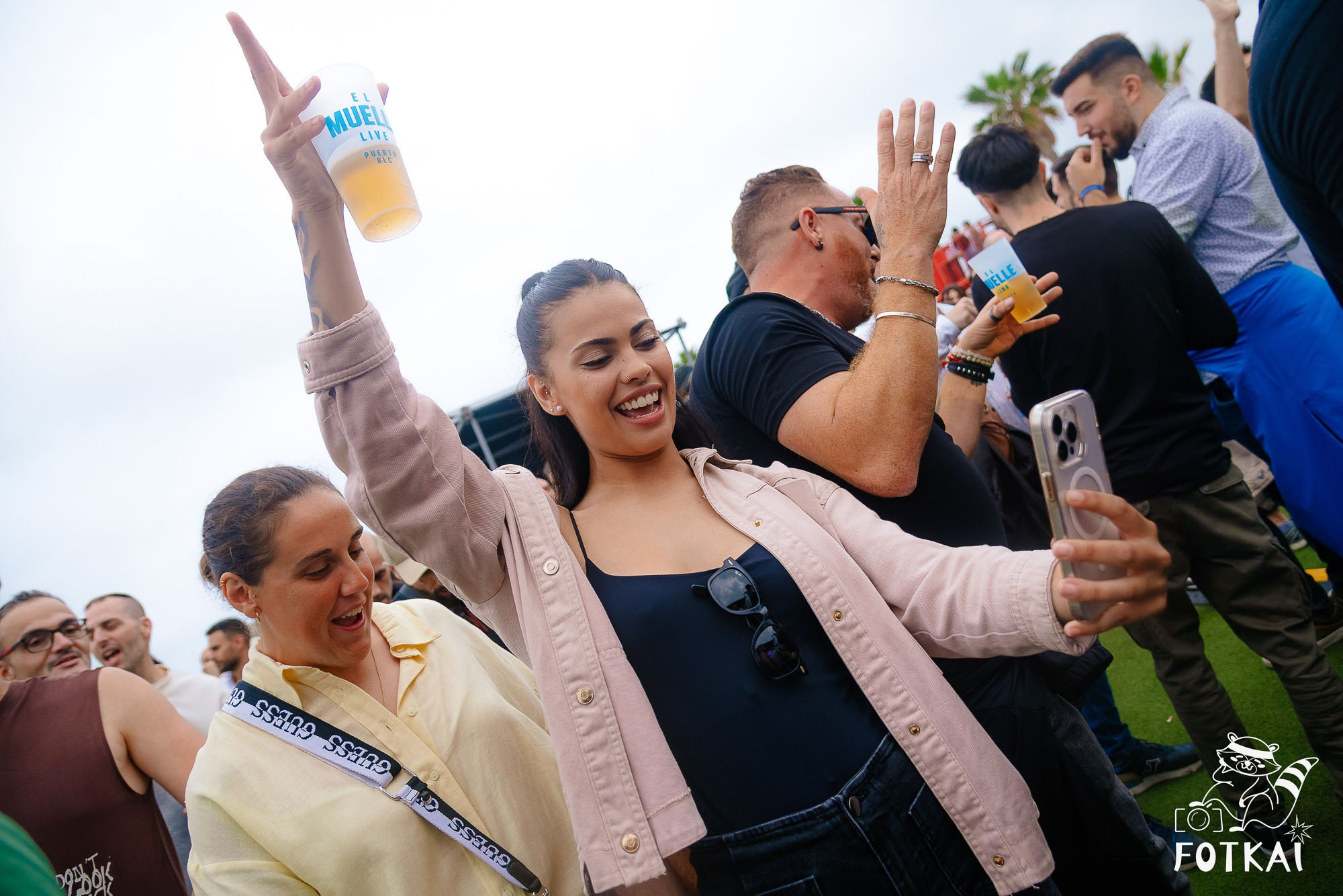 Cariña La Fiesta 2.0 — Fotos del evento en El Muelle Live, Alicante, 2026 | FOTKAI