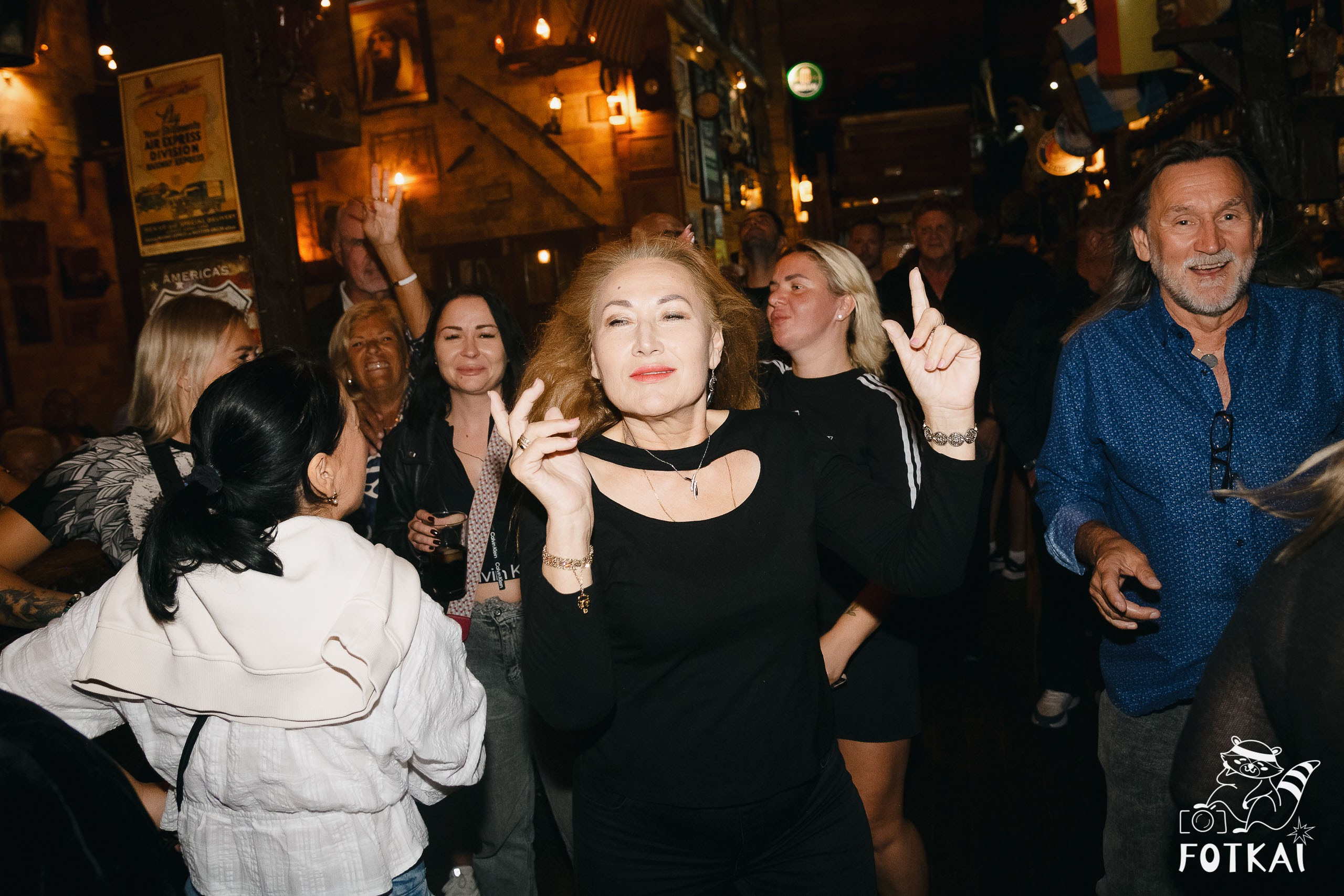 Фоторепортаж JAM Night в El Paso Bar, Torrevieja — живая музыка и атмосфера Коста-Бланки | FOTKAI