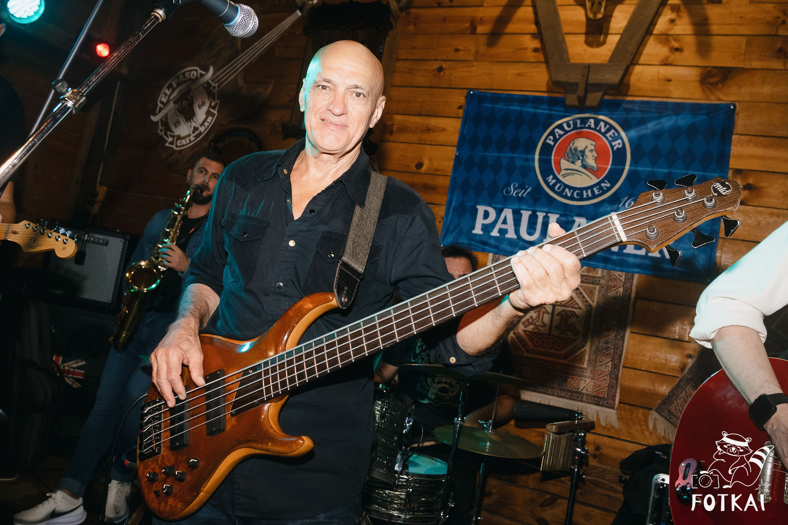 Фоторепортаж JAM Night в El Paso Bar, Torrevieja — живая музыка и атмосфера Коста-Бланки | FOTKAI