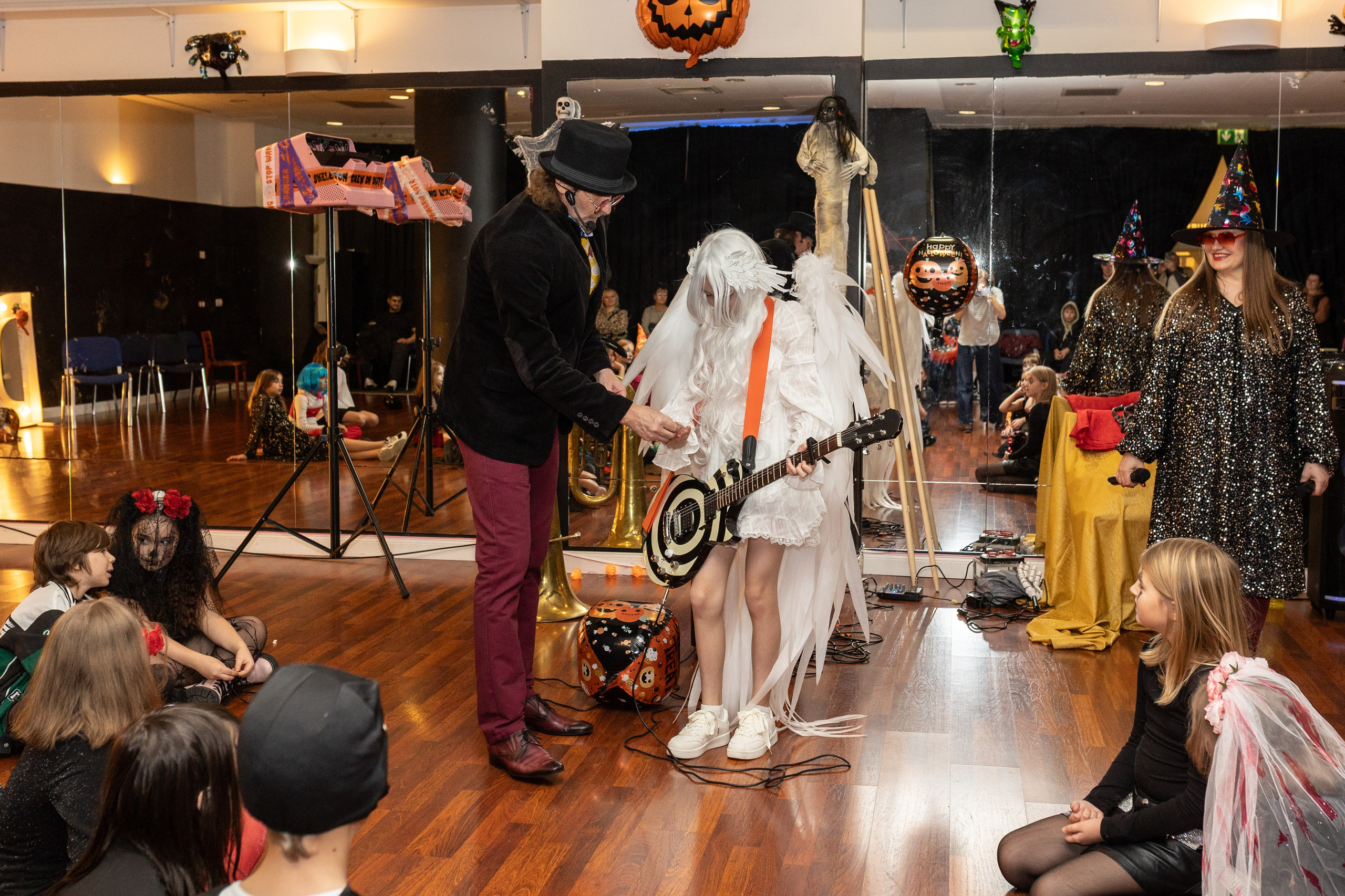 Leo dance studio Helloween 2025. Семейный и детский фотограф в Варшаве Мила Бобровская