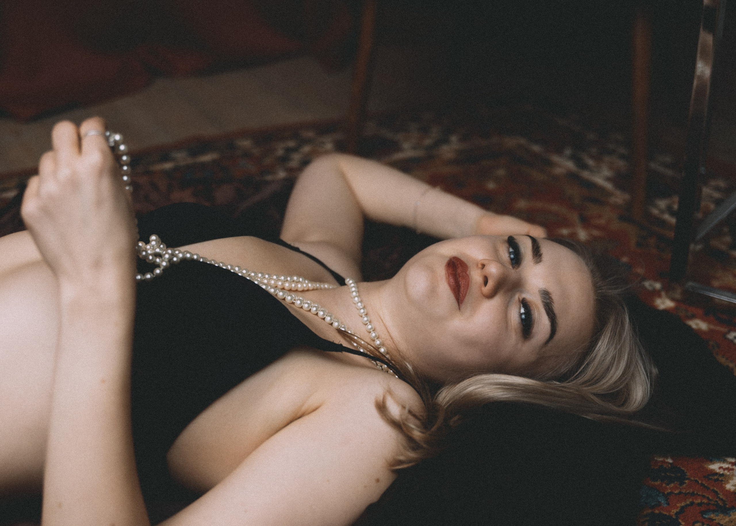 Portretu izlase. Sajūtu un mirkļu fotogrāfs no Rīgas, Mārtiņš Babris