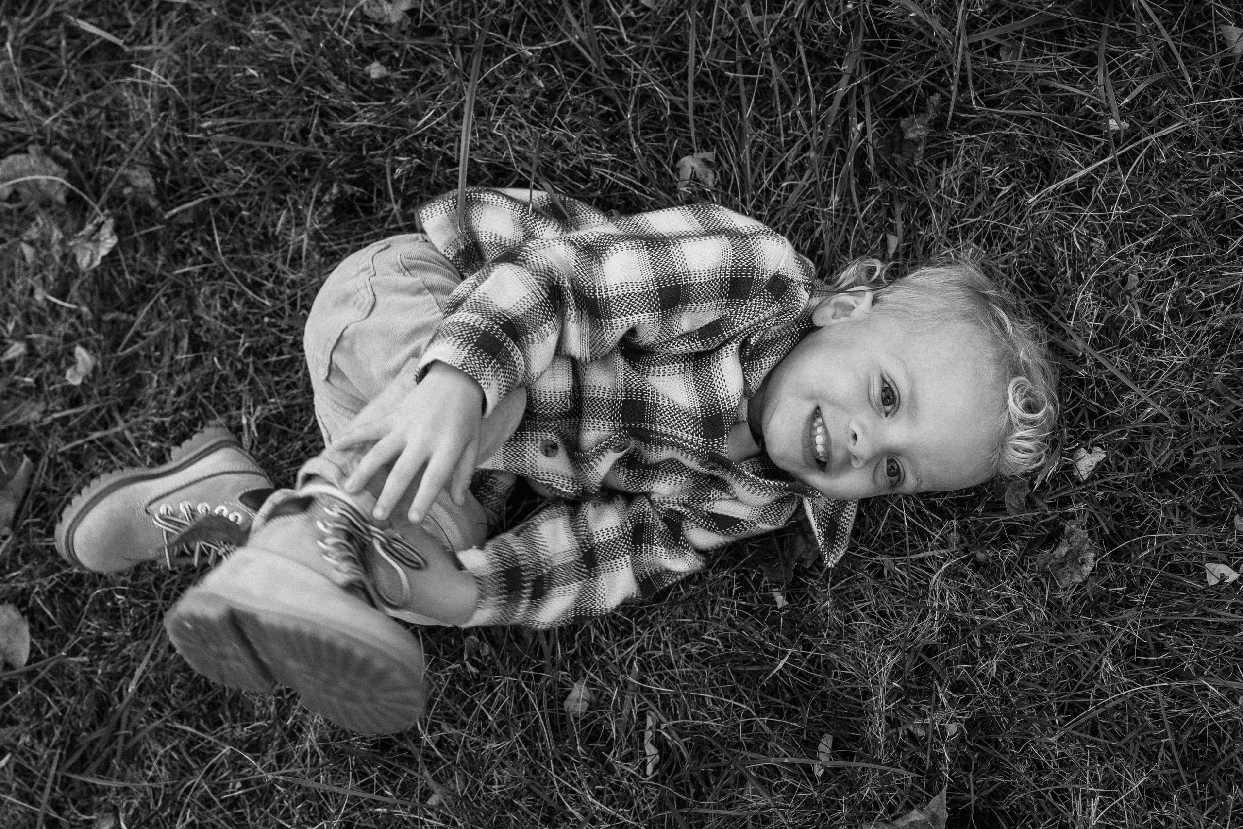 Mike, Kerianne, Hendrix. Alisa Tant — Family and newborn photographer Bucks County, Montgomery county, Philadelphia, NJ