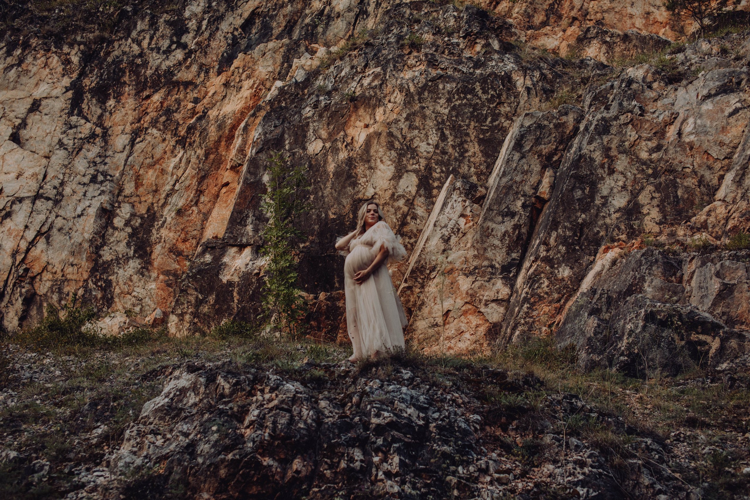 Alin & Diana. Wedding & couple photographer from Romania Rut Vetan