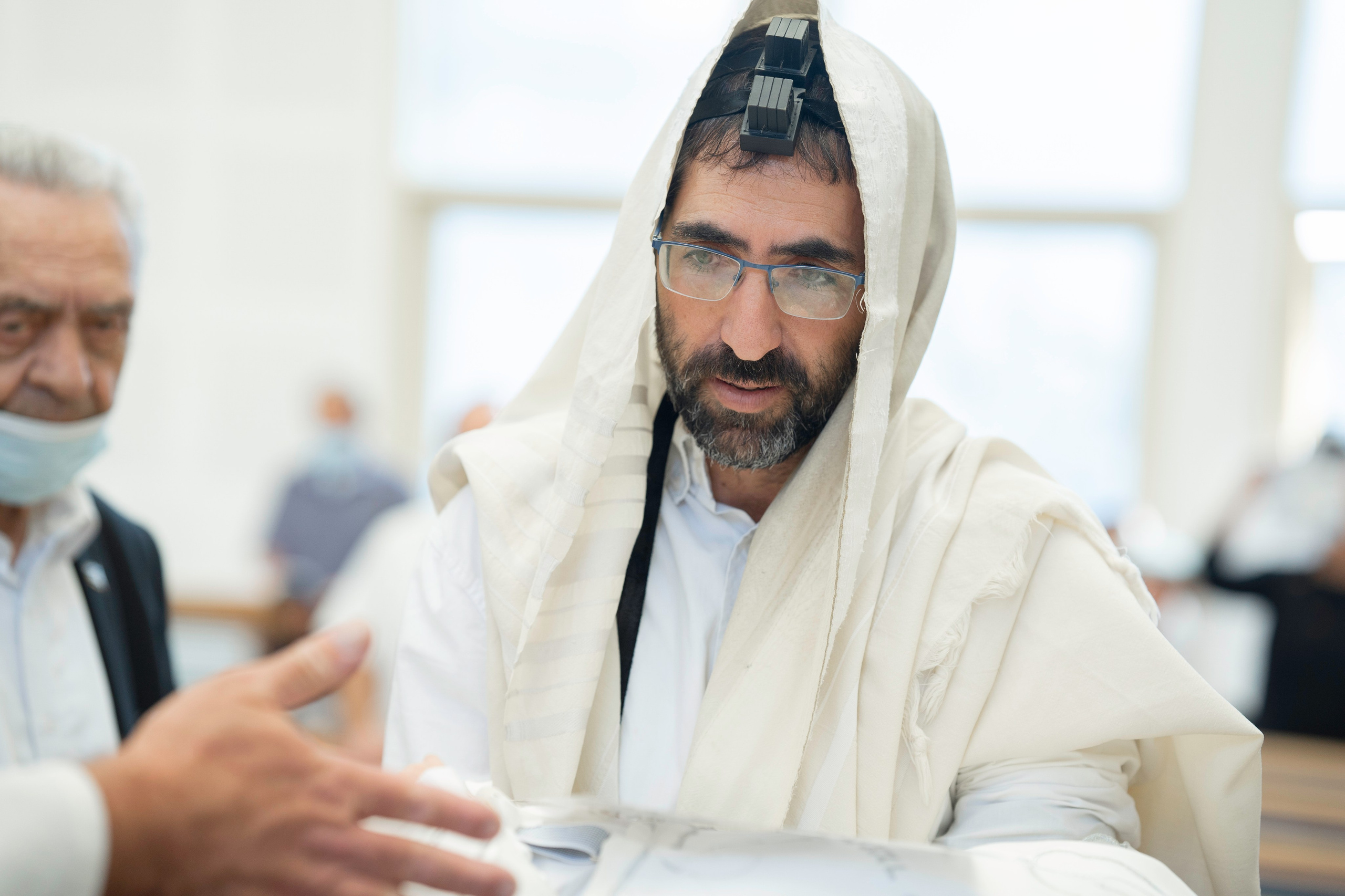 הברית של יוסף וחנה. יוסף מזרחי צילום חתונה, ברית וזוגיות. צלם מקצועי שאוהב להוציא אתכם הכי יפים ברגעים הכי מרגשים