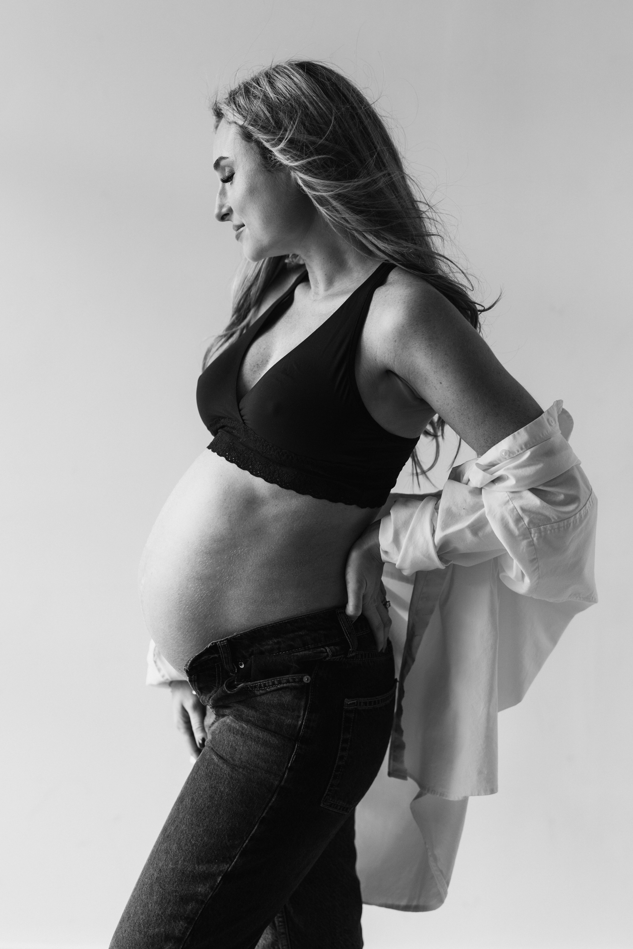 Alexa. Modern maternity photographer in Long Island New York