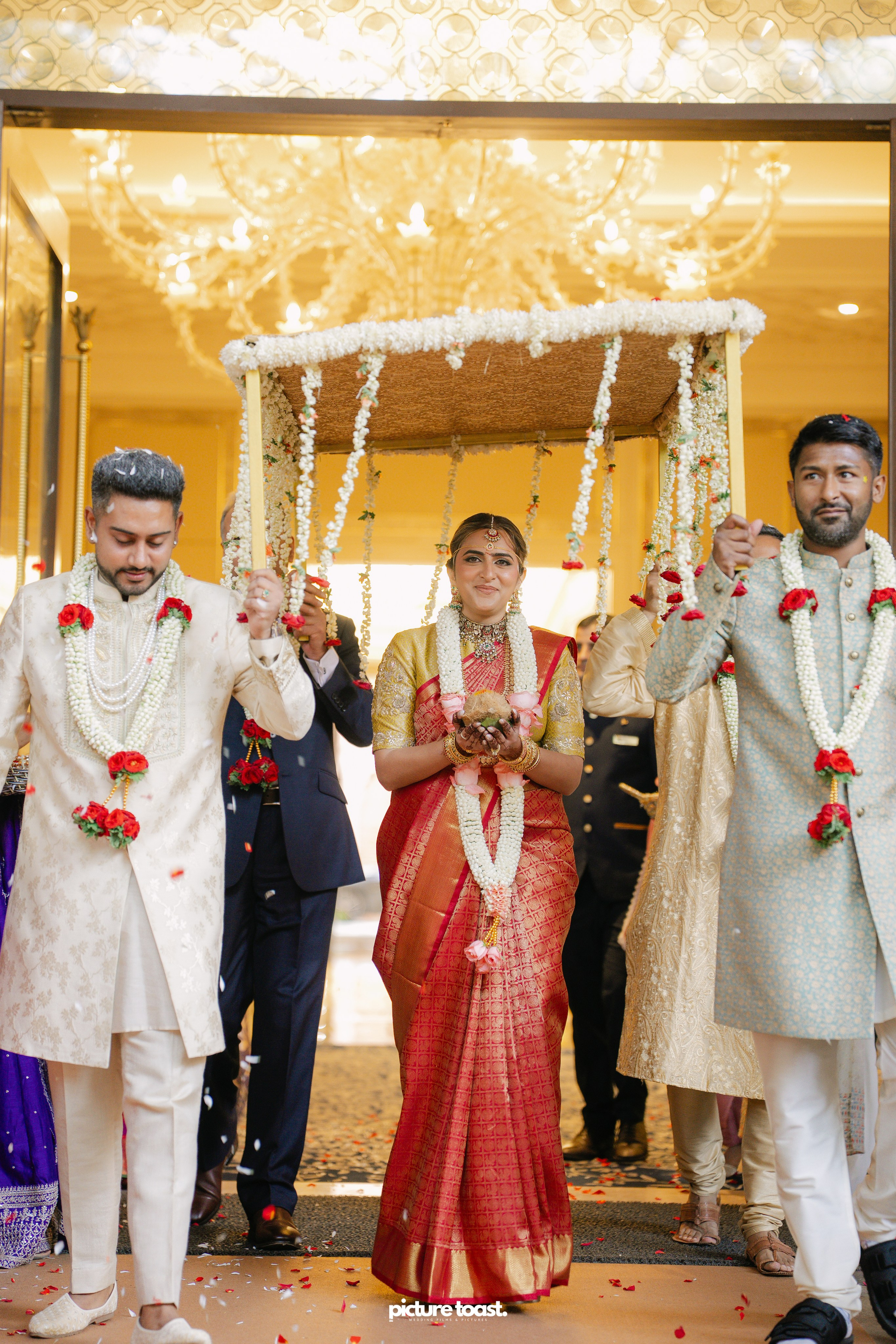 South Indian Wedding Ft. Aashna & Rajiv. Fine art Wedding Photographers in India & Canada