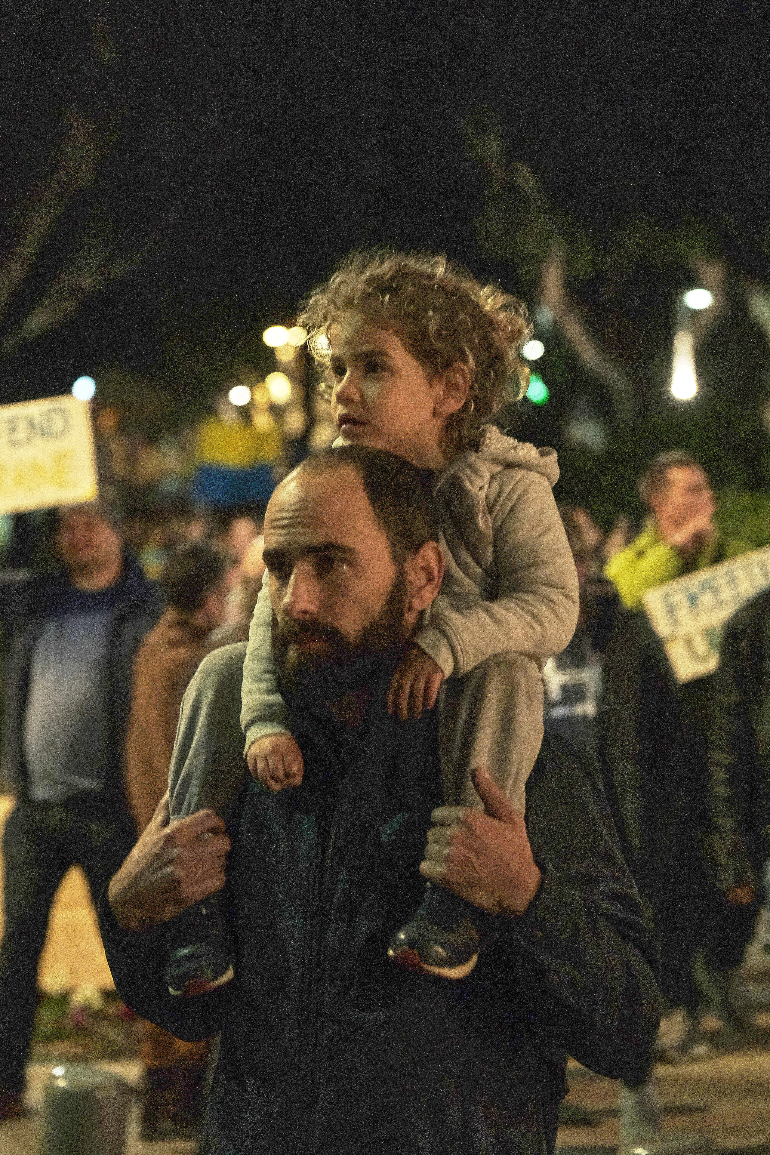 Special Report. Tel Aviv. Protest Against War. Middle East Photo Agency — Свадьбы, Бар и Бат-мицва, Брит, Театр, Магниты, Портреты