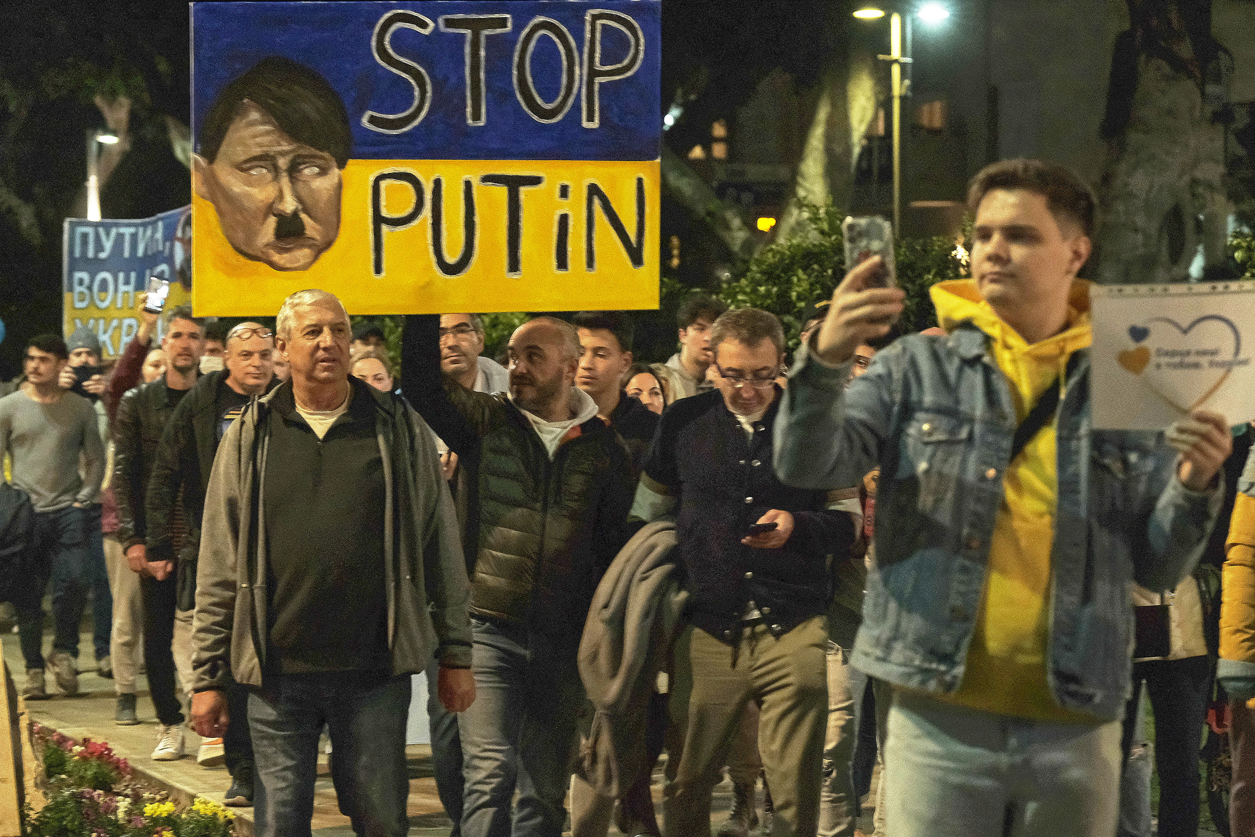 Special Report. Tel Aviv. Protest Against War. Middle East Photo Agency — Свадьбы, Бар и Бат-мицва, Брит, Театр, Магниты, Портреты