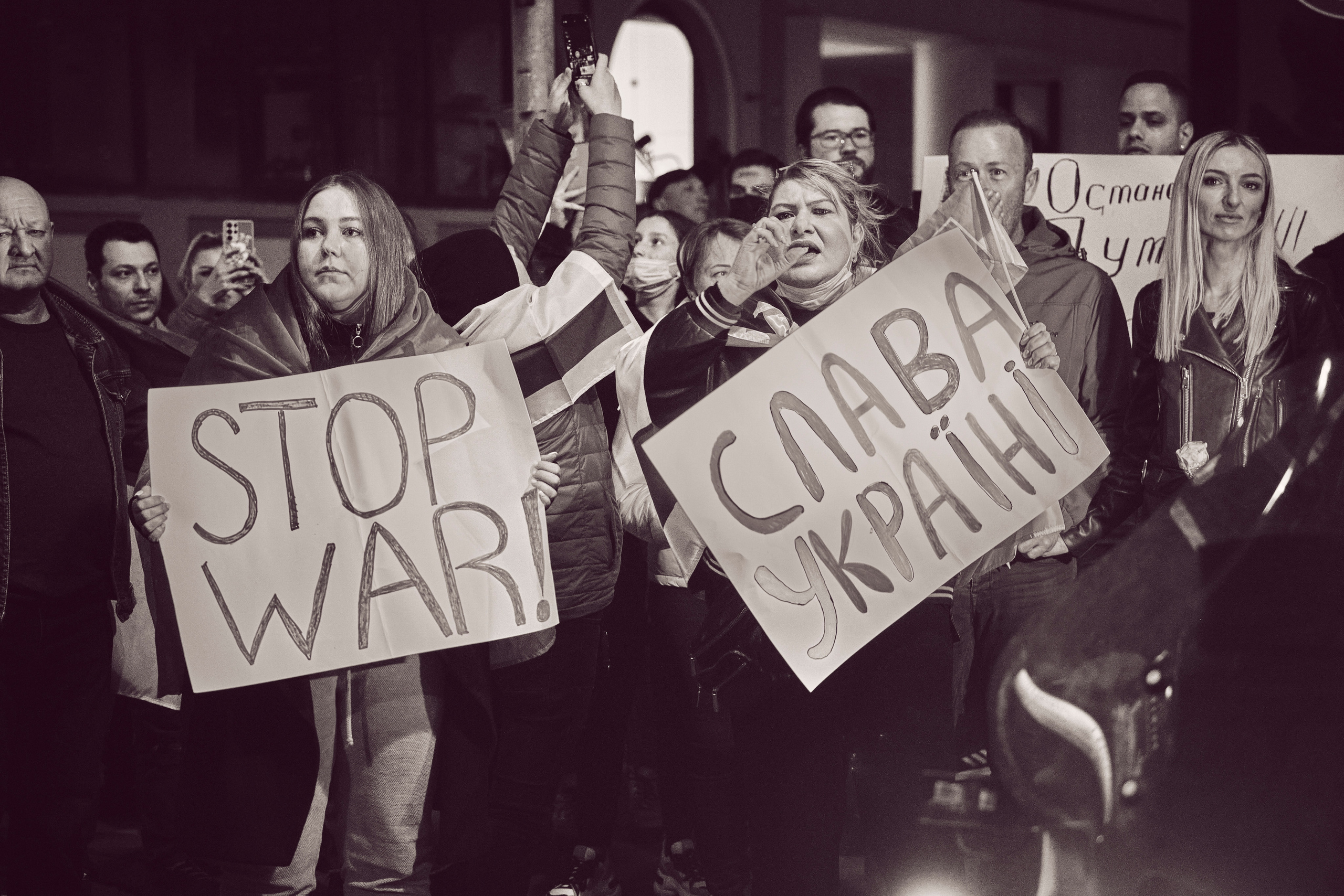 Special Report. Tel Aviv. Protest Against War. Middle East Photo Agency — Свадьбы, Бар и Бат-мицва, Брит, Театр, Магниты, Портреты