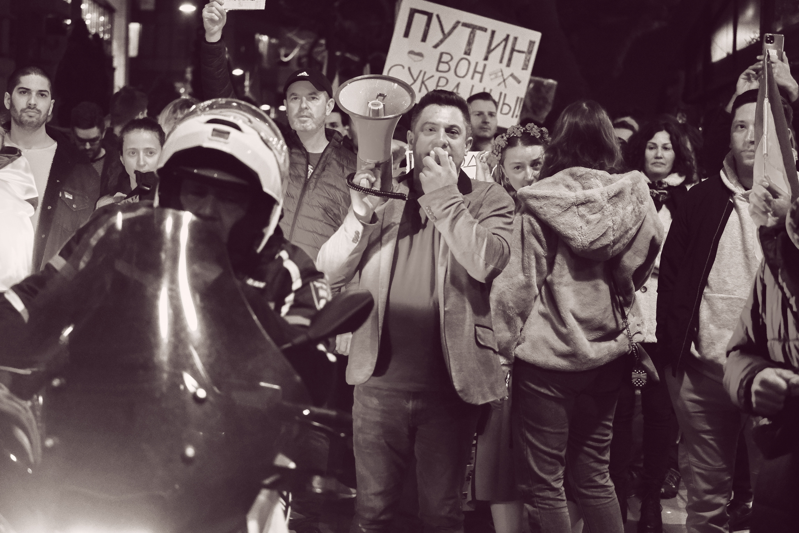 Special Report. Tel Aviv. Protest Against War. Middle East Photo Agency — Свадьбы, Бар и Бат-мицва, Брит, Театр, Магниты, Портреты