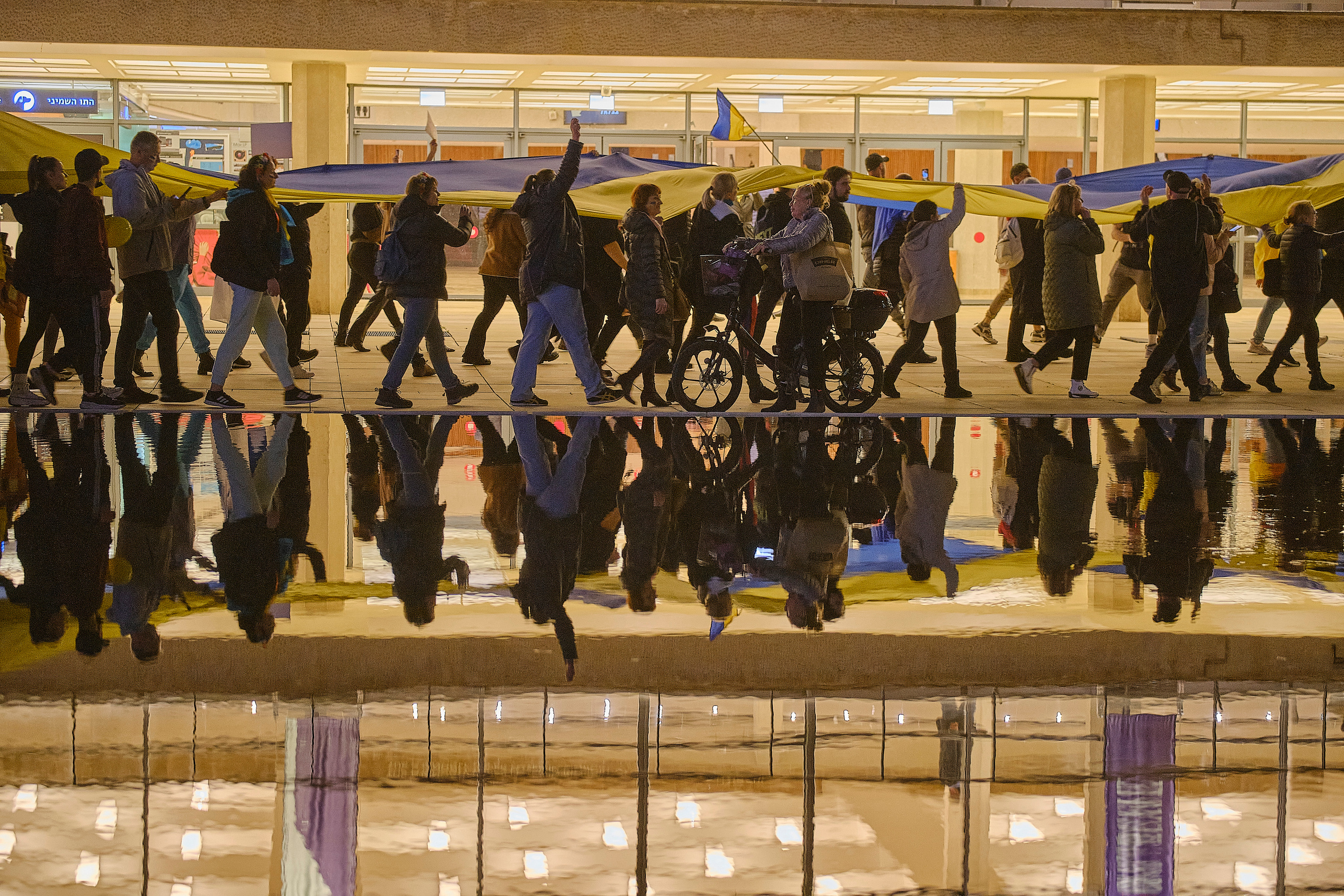 Special Report. Tel Aviv. Protest Against War. Middle East Photo Agency — Свадьбы, Бар и Бат-мицва, Брит, Театр, Магниты, Портреты