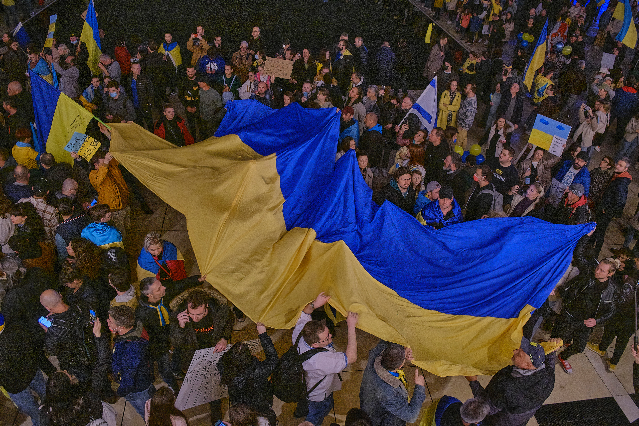 Special Report. Tel Aviv. Protest Against War. Middle East Photo Agency — Свадьбы, Бар и Бат-мицва, Брит, Театр, Магниты, Портреты