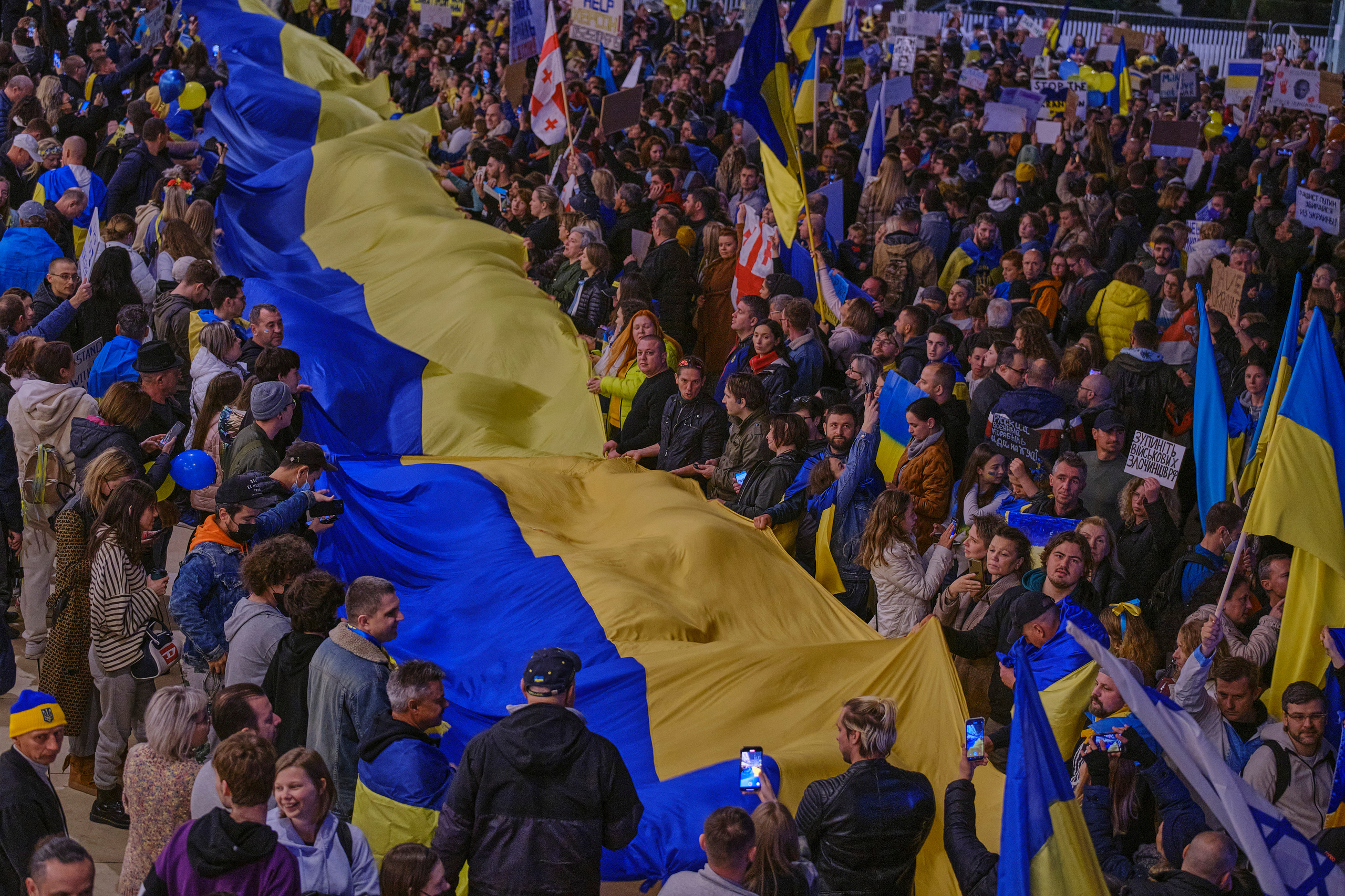 Special Report. Tel Aviv. Protest Against War. Middle East Photo Agency — Свадьбы, Бар и Бат-мицва, Брит, Театр, Магниты, Портреты