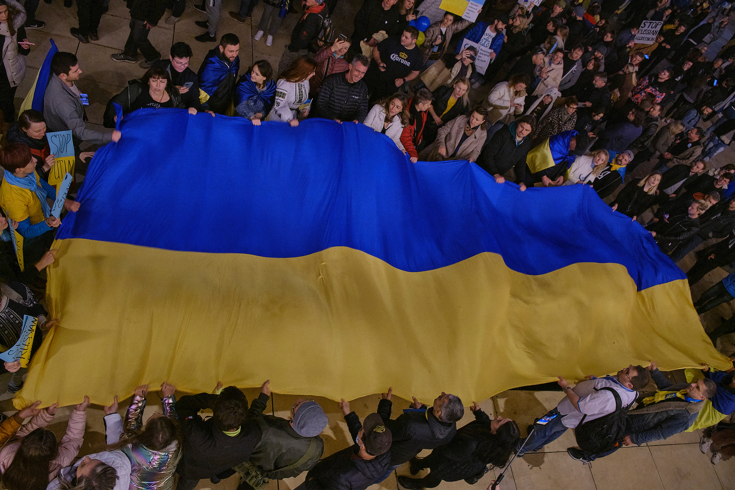 Special Report. Tel Aviv. Protest Against War. Middle East Photo Agency — Свадьбы, Бар и Бат-мицва, Брит, Театр, Магниты, Портреты