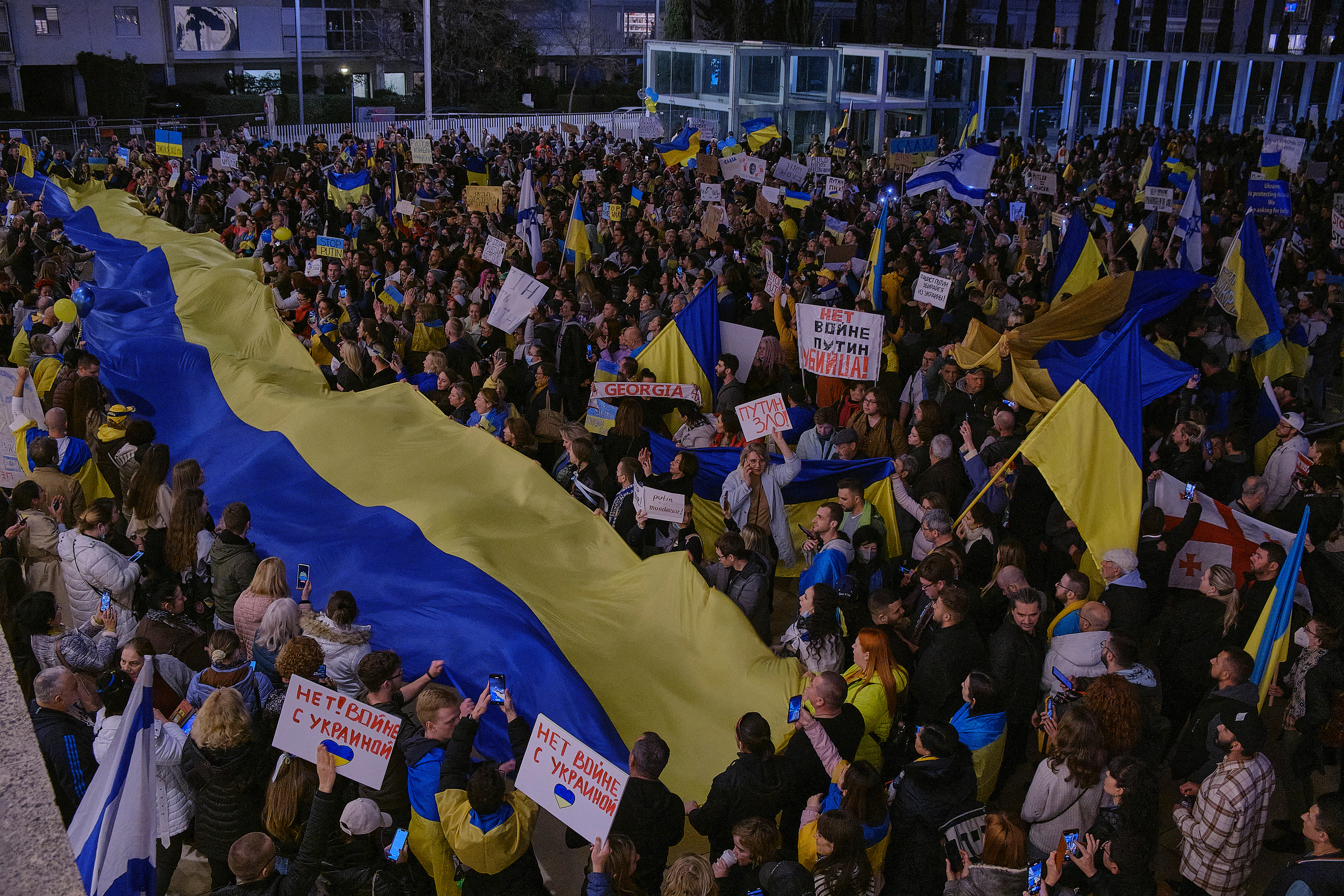 Special Report. Tel Aviv. Protest Against War. Middle East Photo Agency — Свадьбы, Бар и Бат-мицва, Брит, Театр, Магниты, Портреты
