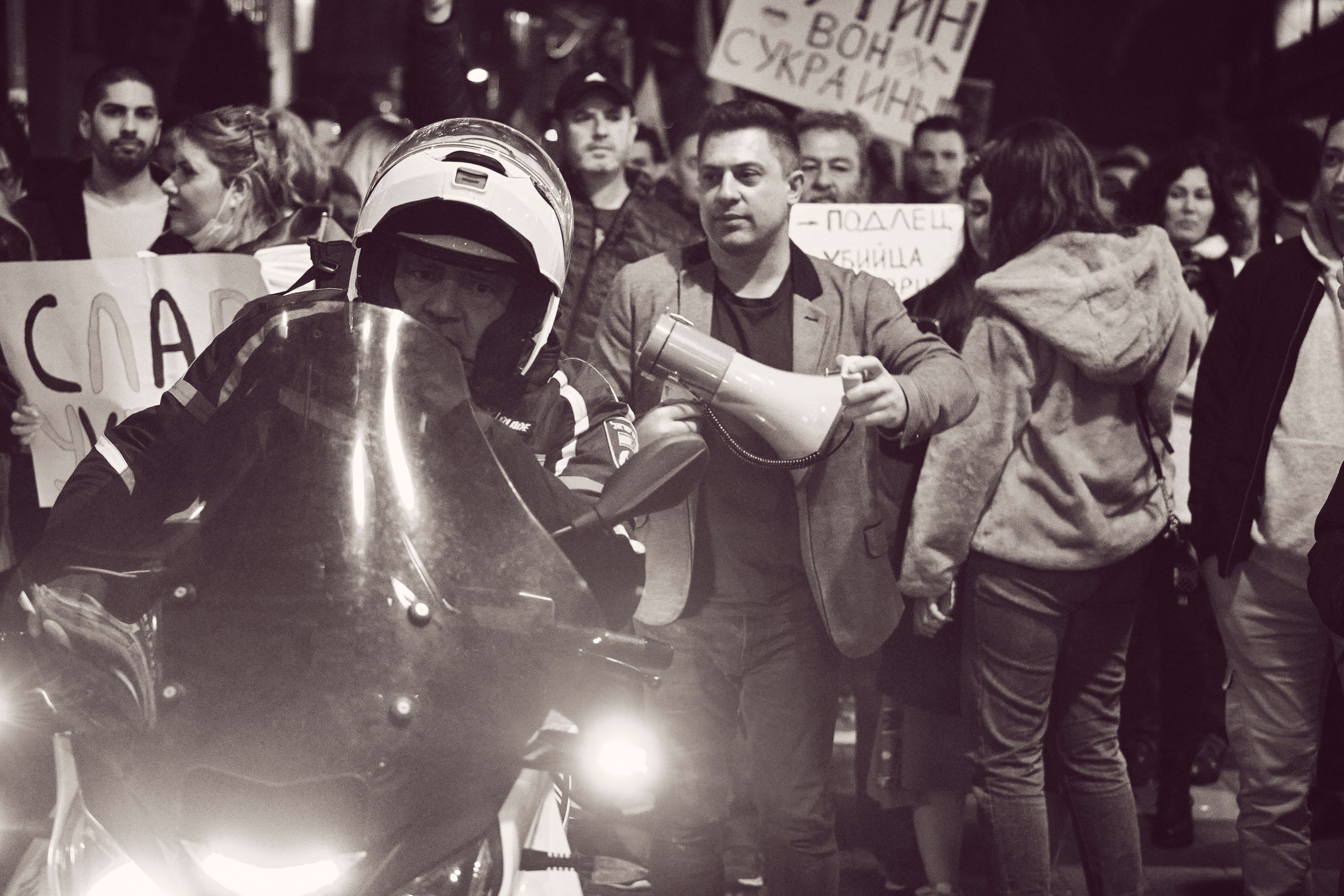 Special Report. Tel Aviv. Protest Against War. Middle East Photo Agency — Свадьбы, Бар и Бат-мицва, Брит, Театр, Магниты, Портреты
