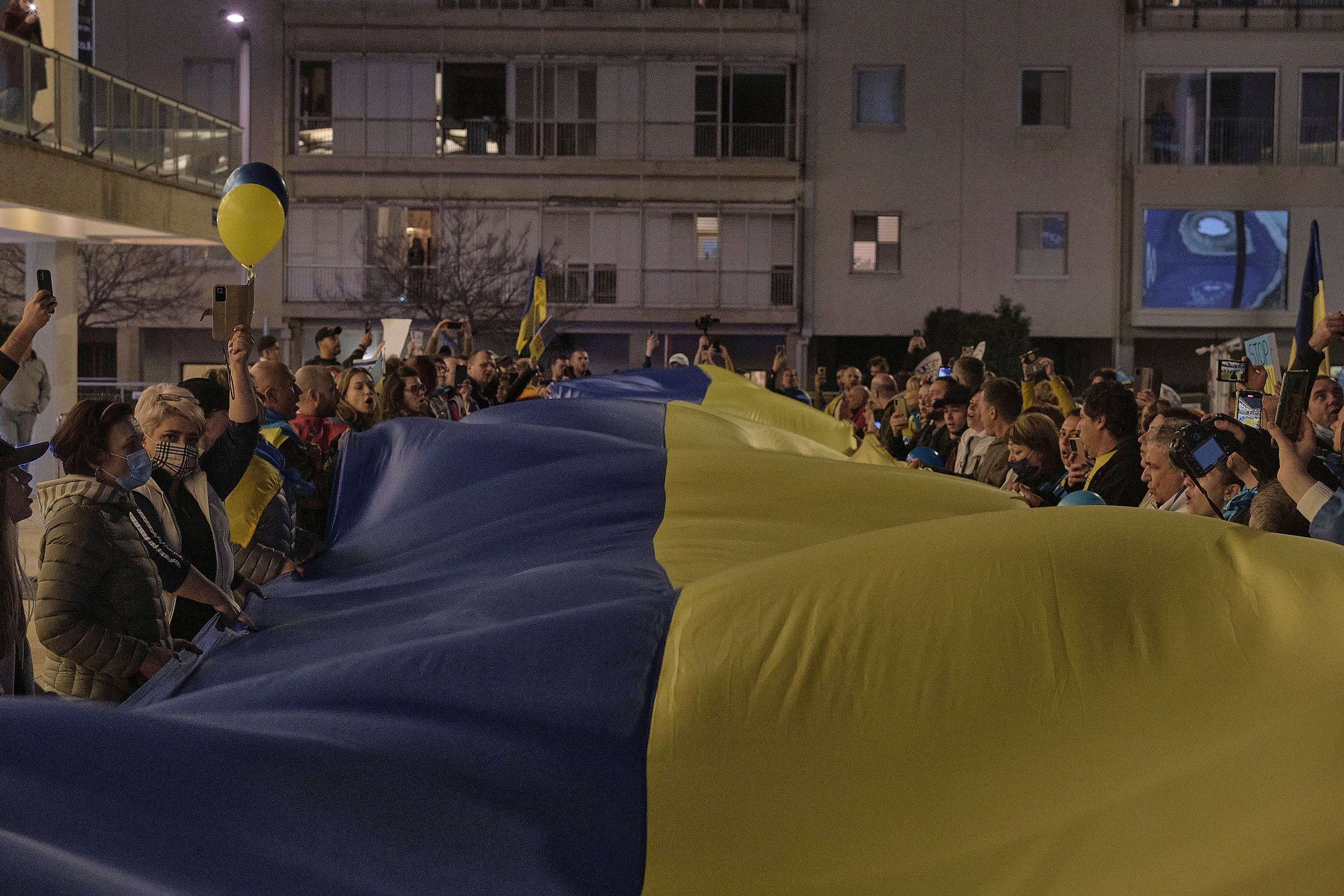 Special Report. Tel Aviv. Protest Against War. Middle East Photo Agency — Свадьбы, Бар и Бат-мицва, Брит, Театр, Магниты, Портреты