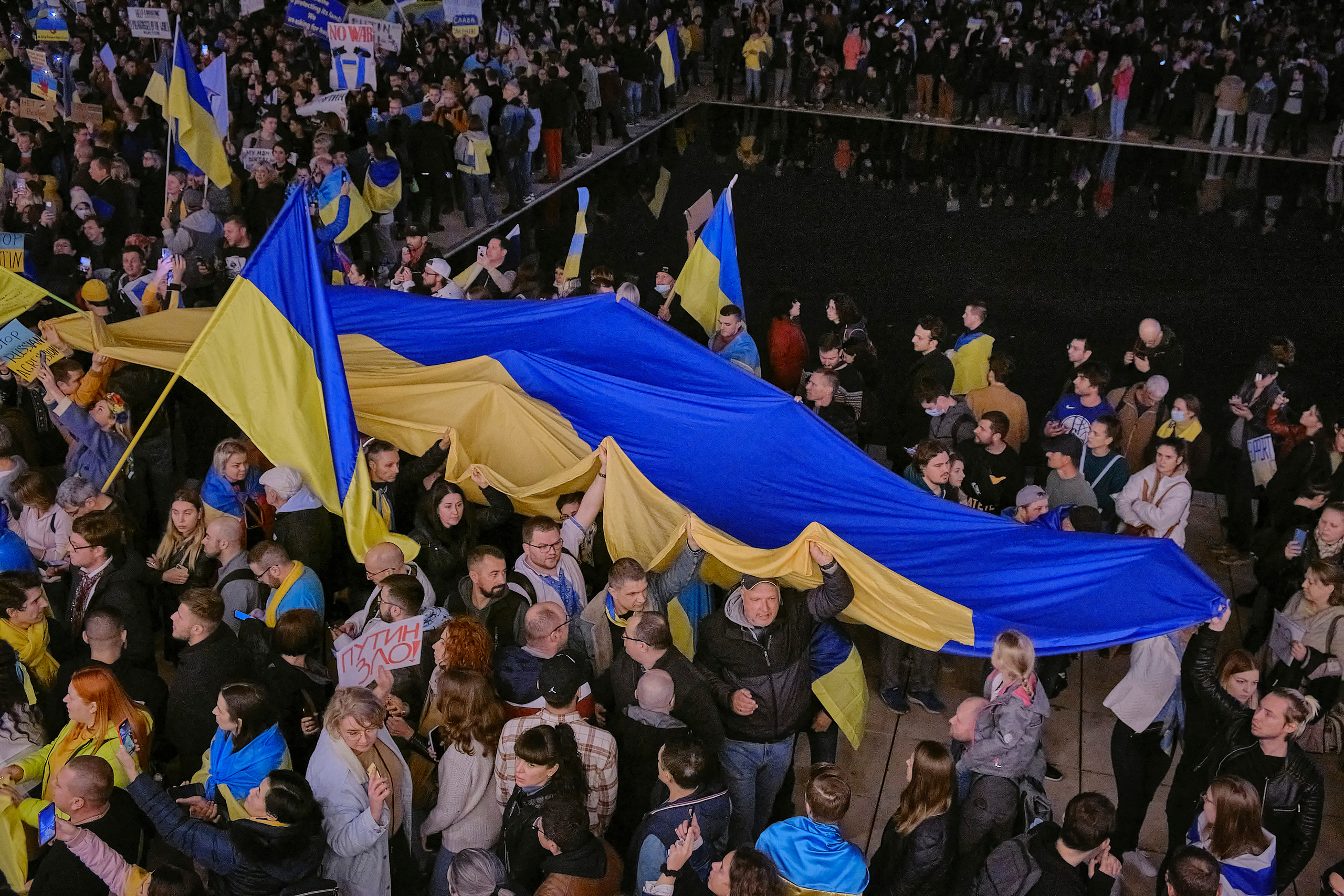 Special Report. Tel Aviv. Protest Against War. Middle East Photo Agency — Свадьбы, Бар и Бат-мицва, Брит, Театр, Магниты, Портреты